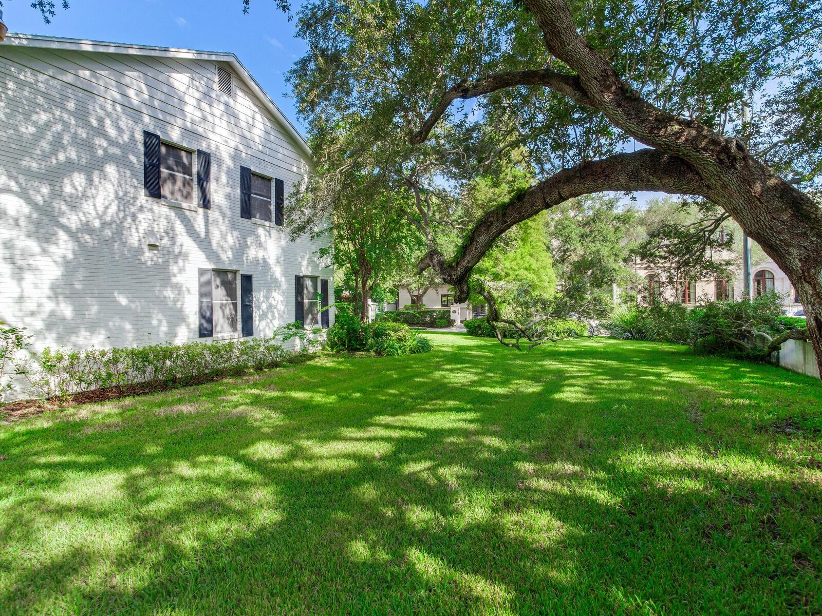 2902 W BAYSHORE CT, TAMPA, FL, 33611