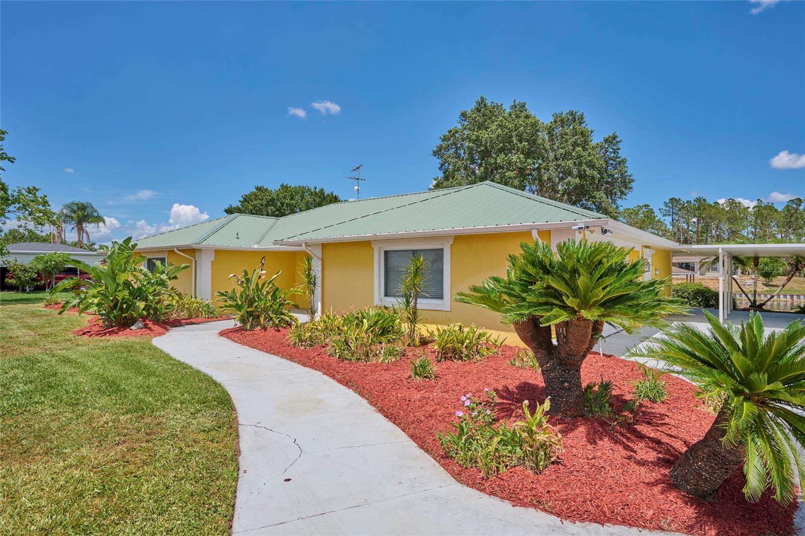 6589 BANYAN DR, INDIAN LAKE ESTATES, FL, 33855