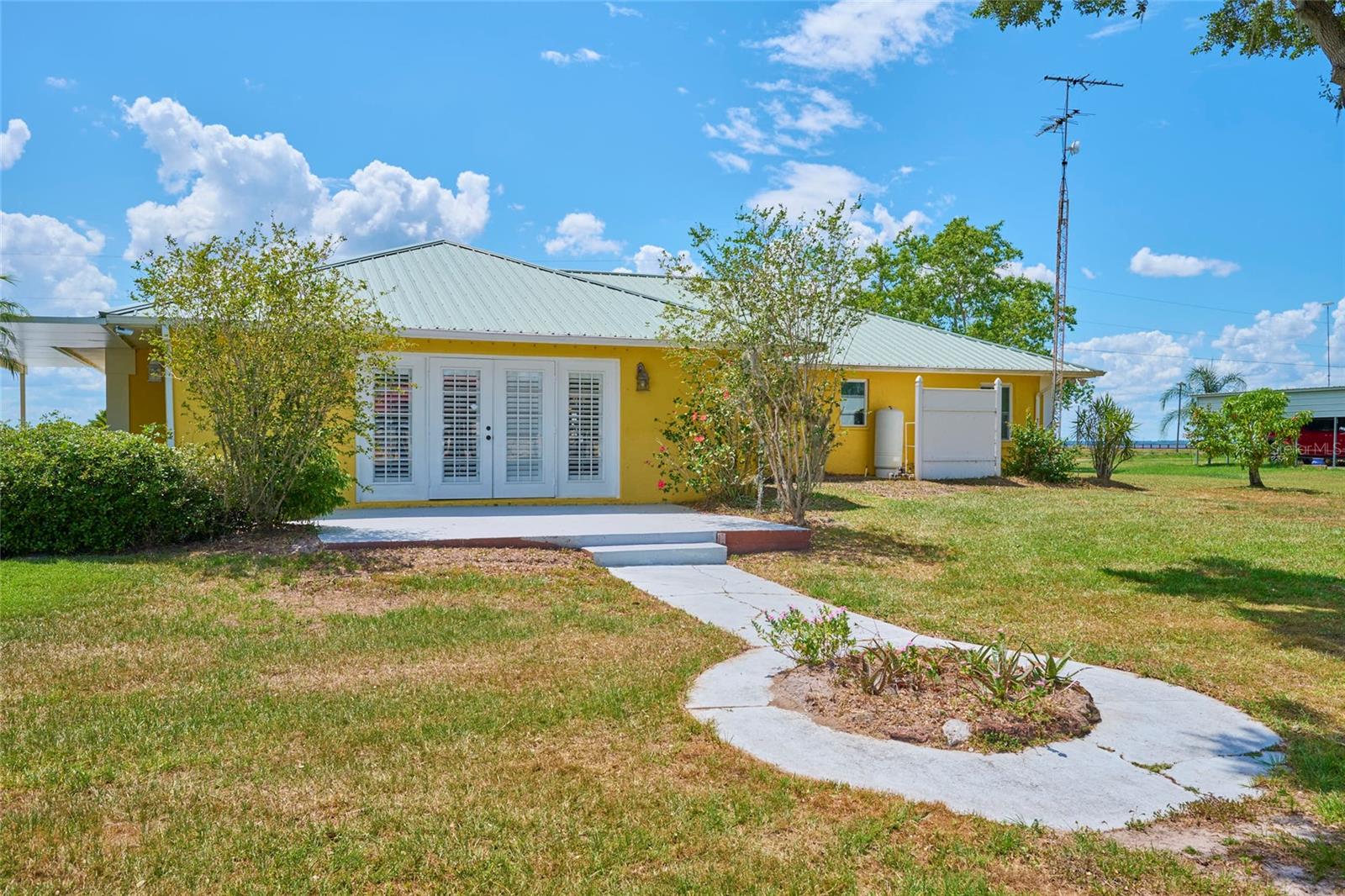 6589 BANYAN DR, INDIAN LAKE ESTATES, FL, 33855