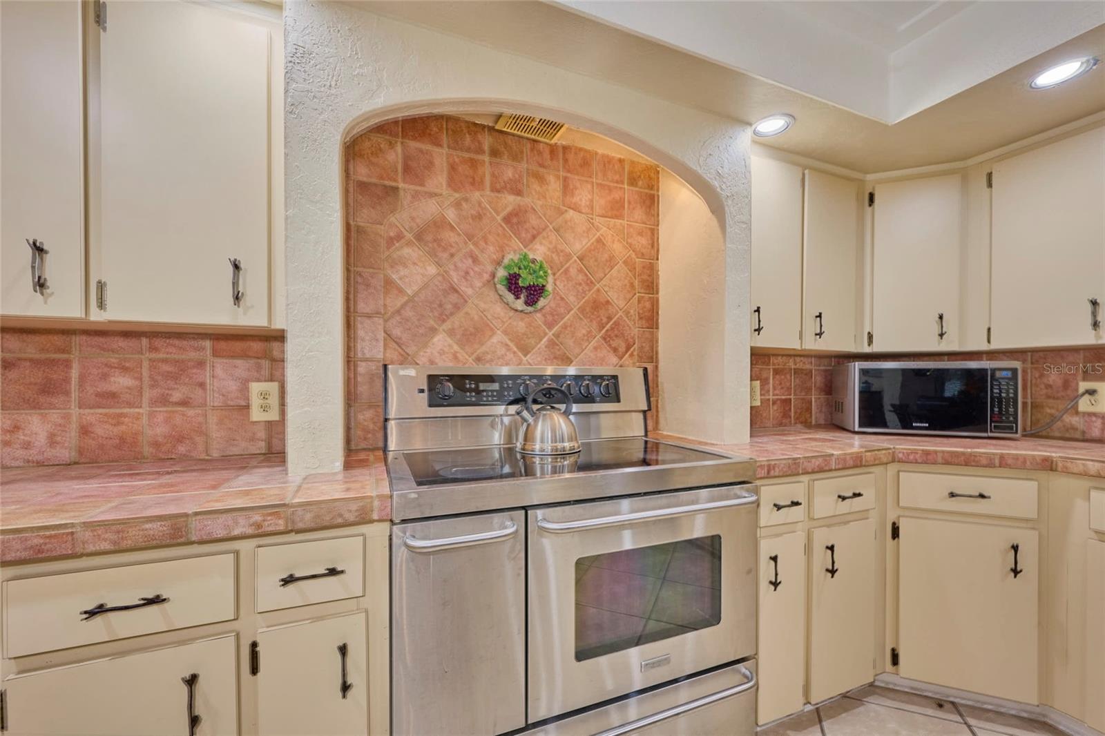 6589 BANYAN DR, INDIAN LAKE ESTATES, FL, 33855