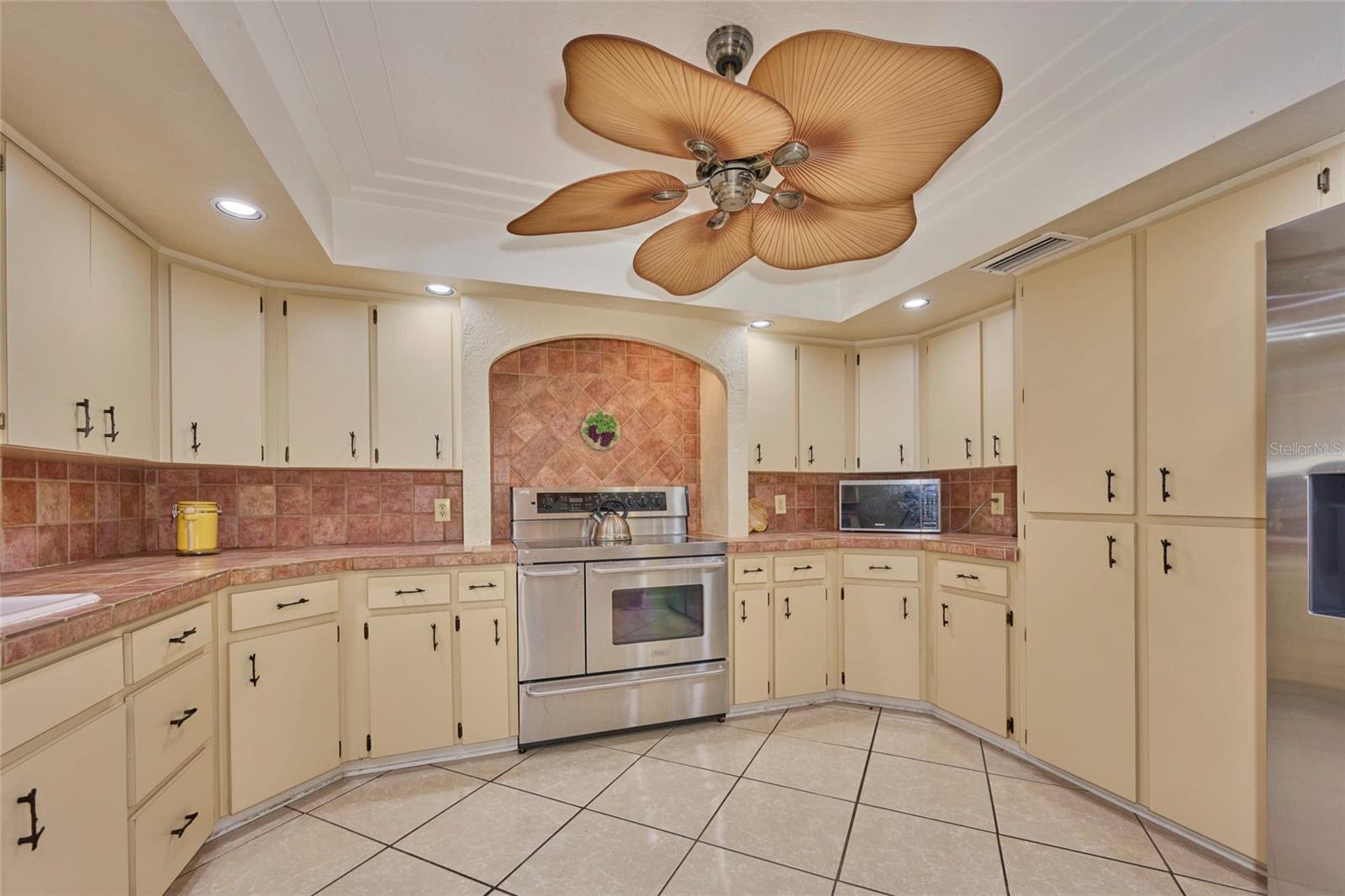 6589 BANYAN DR, INDIAN LAKE ESTATES, FL, 33855