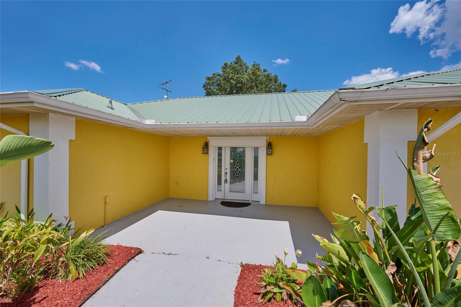 6589 BANYAN DR, INDIAN LAKE ESTATES, FL, 33855