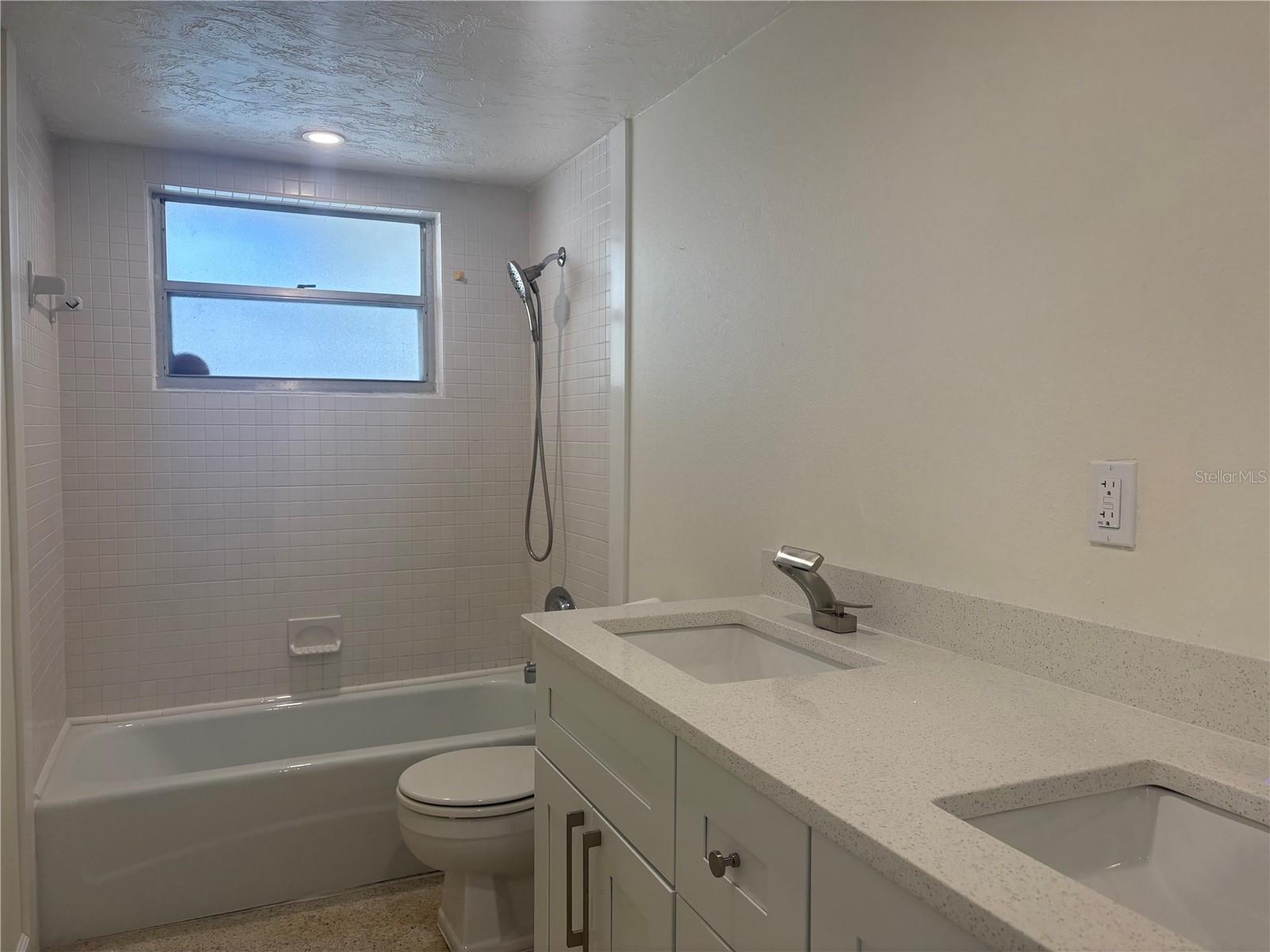 2025 AMANDA DR, SARASOTA, FL, 34232