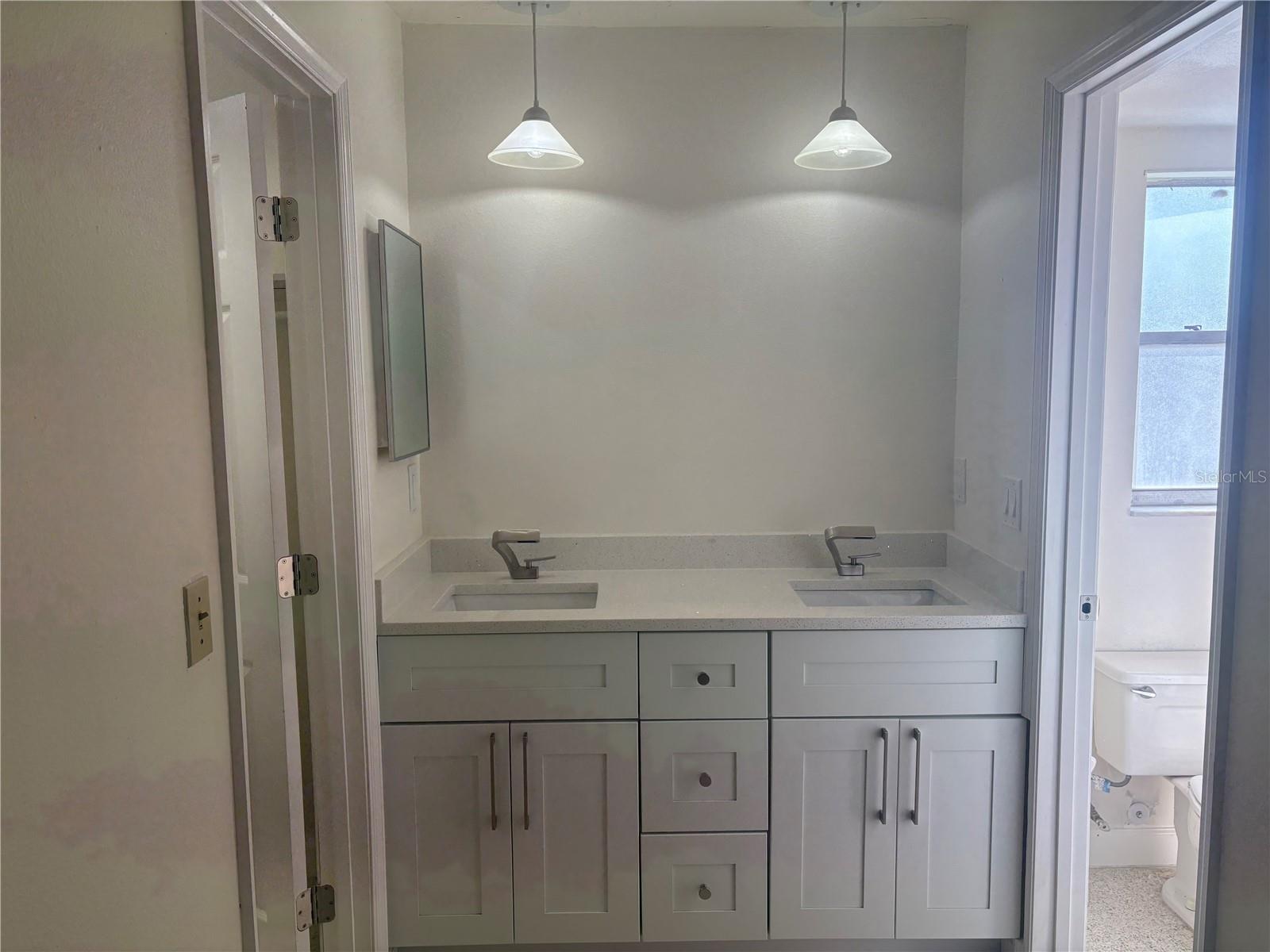 2025 AMANDA DR, SARASOTA, FL, 34232