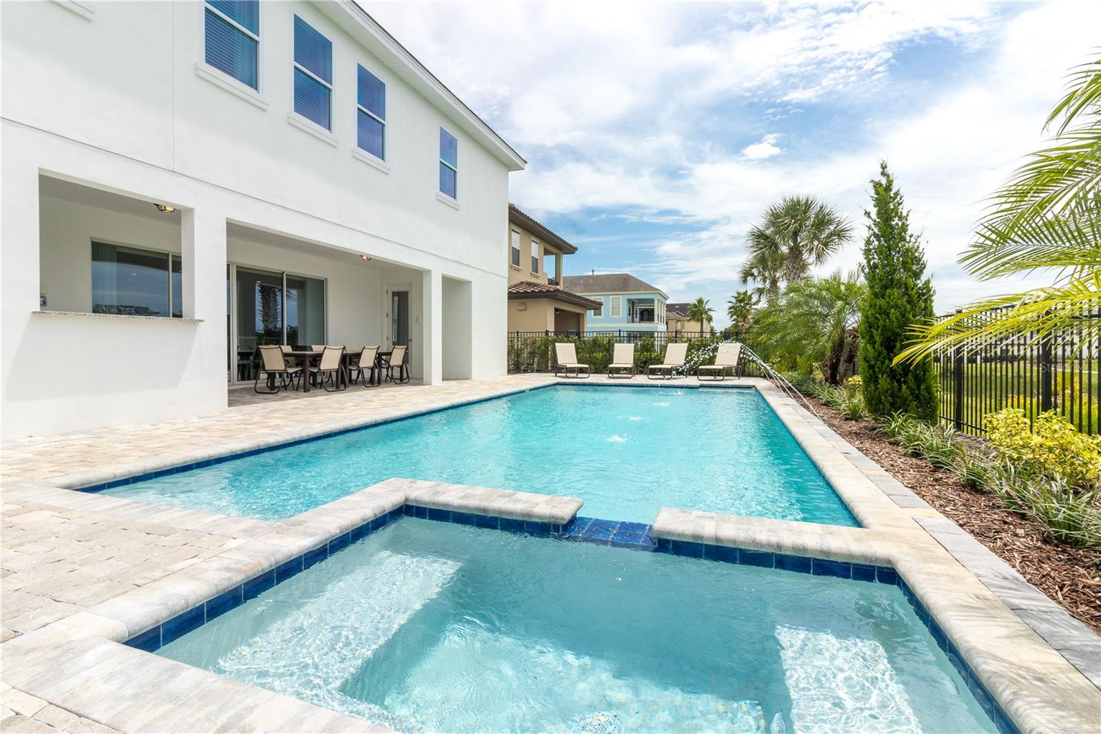 O6204519 Property Photo