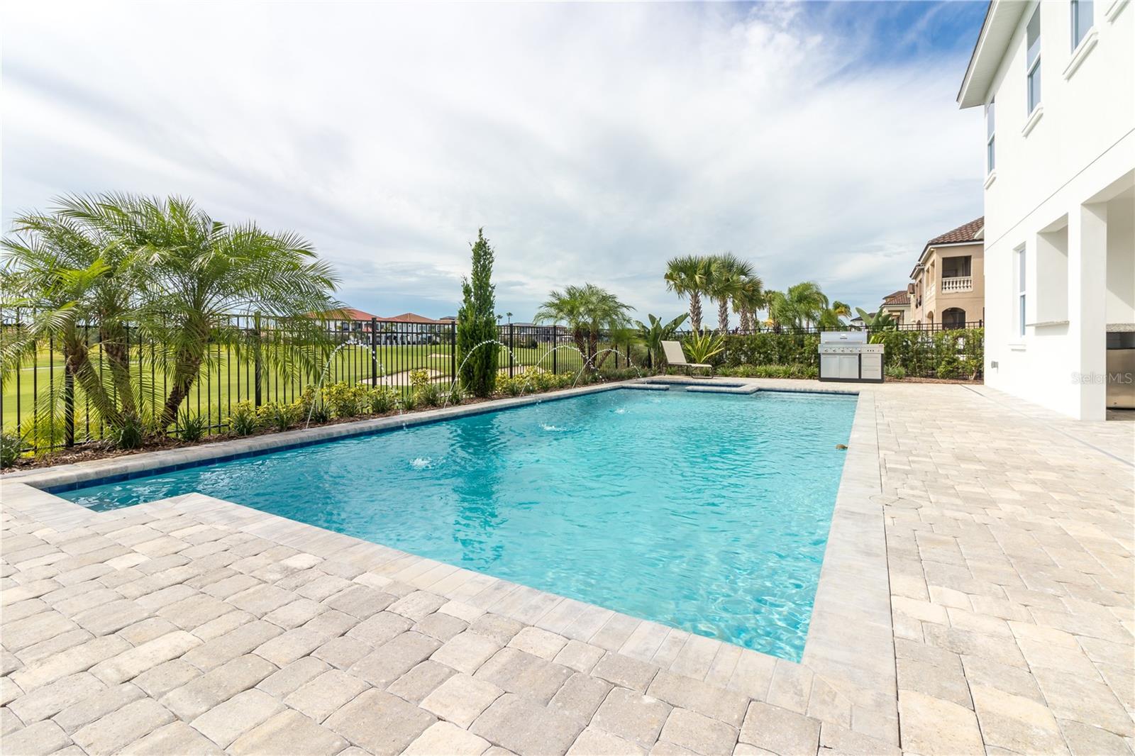 O6204519 Property Photo