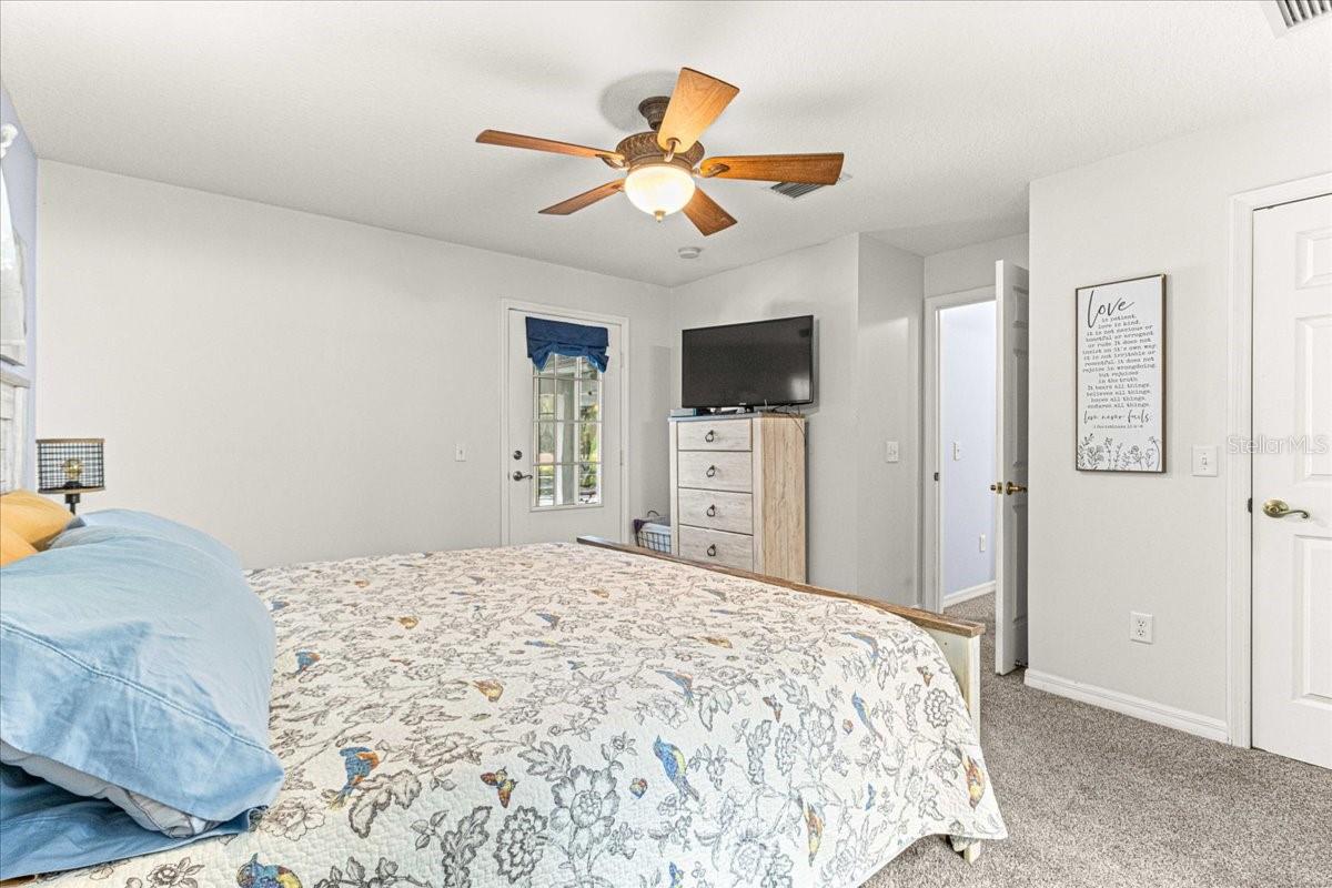 210 FOREST PARK LN, LADY LAKE, FL, 32159