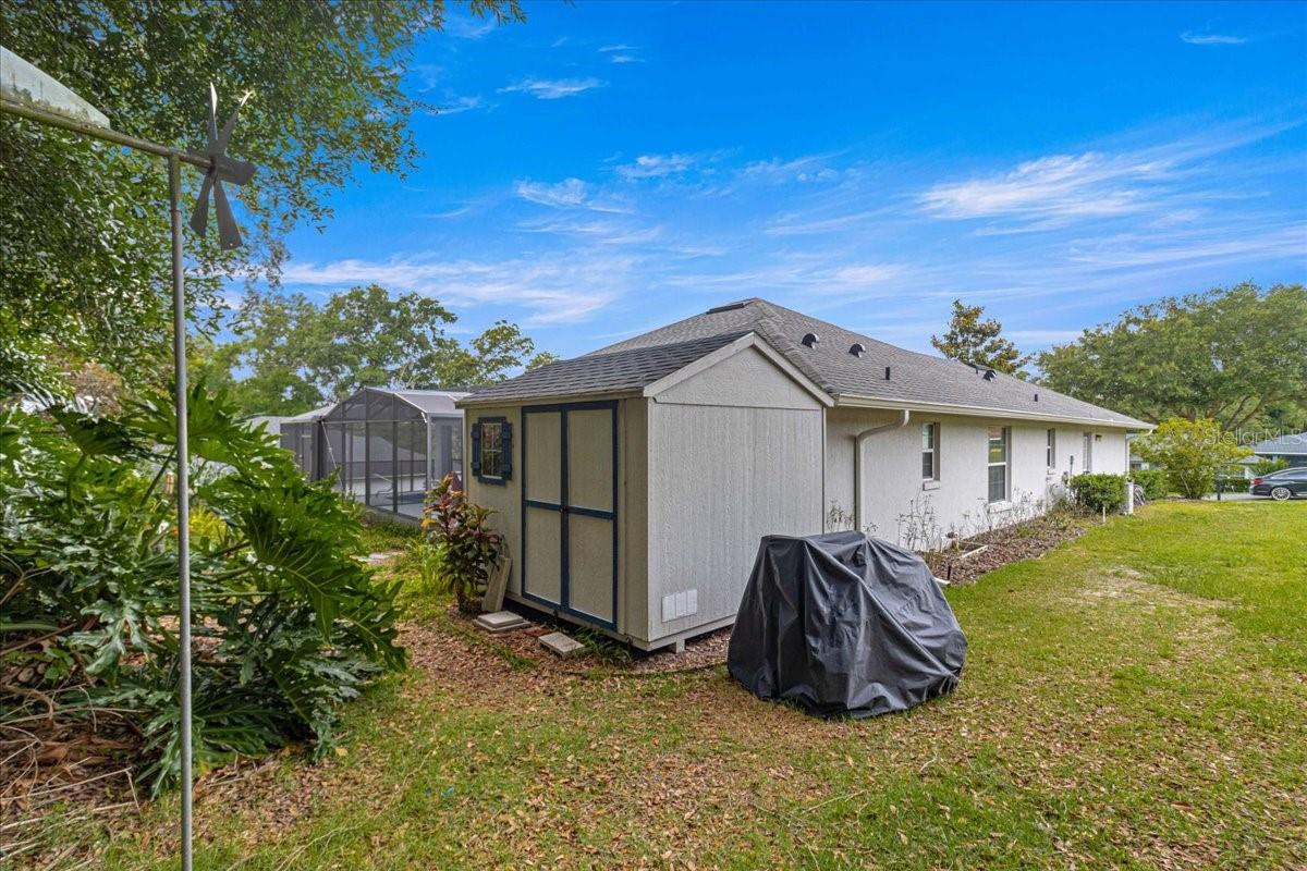 210 FOREST PARK LN, LADY LAKE, FL, 32159