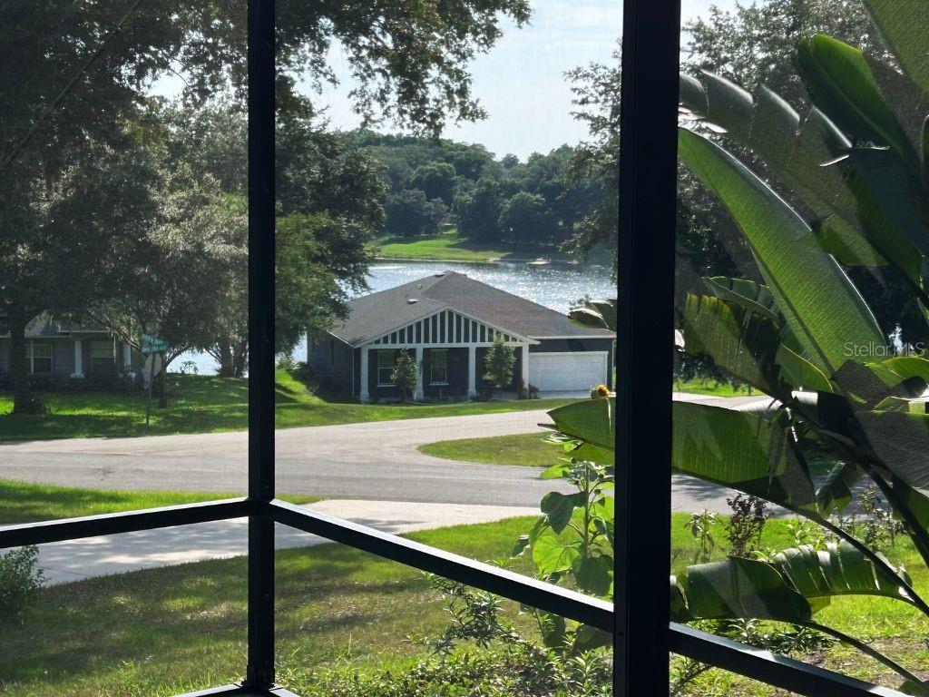 210 FOREST PARK LN, LADY LAKE, FL, 32159