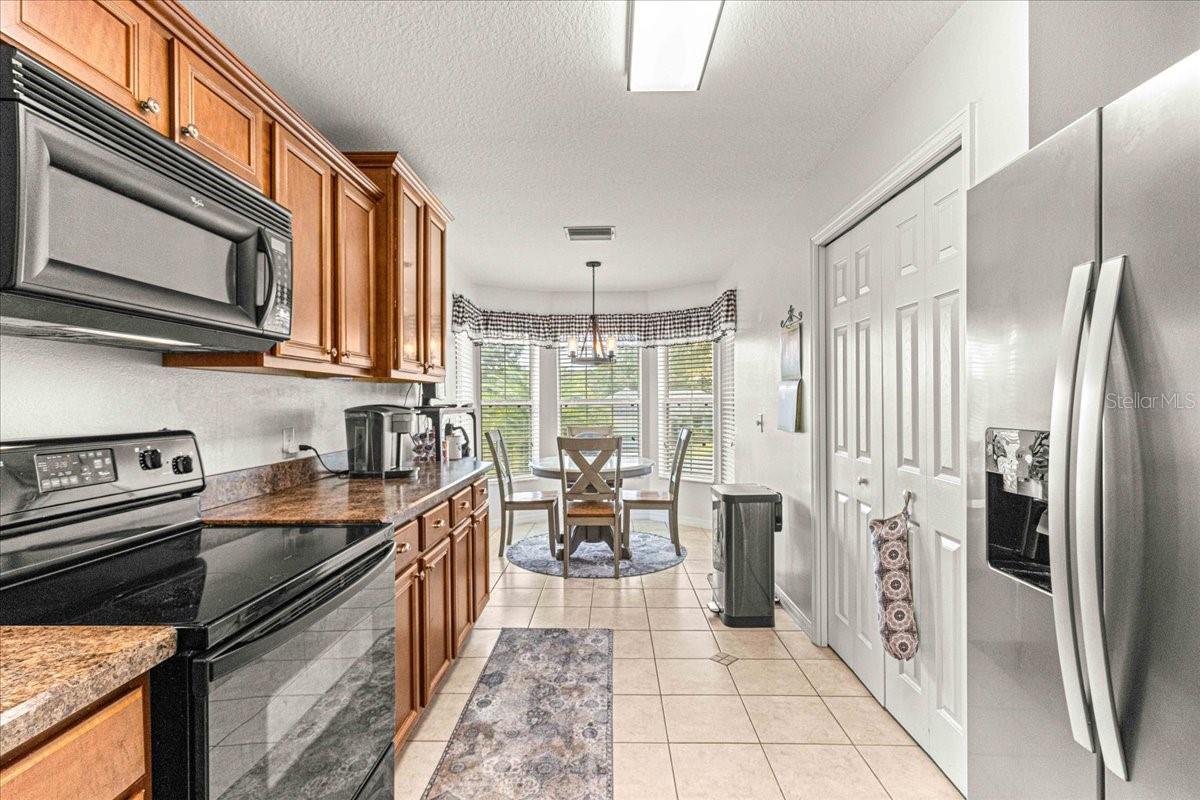 210 FOREST PARK LN, LADY LAKE, FL, 32159