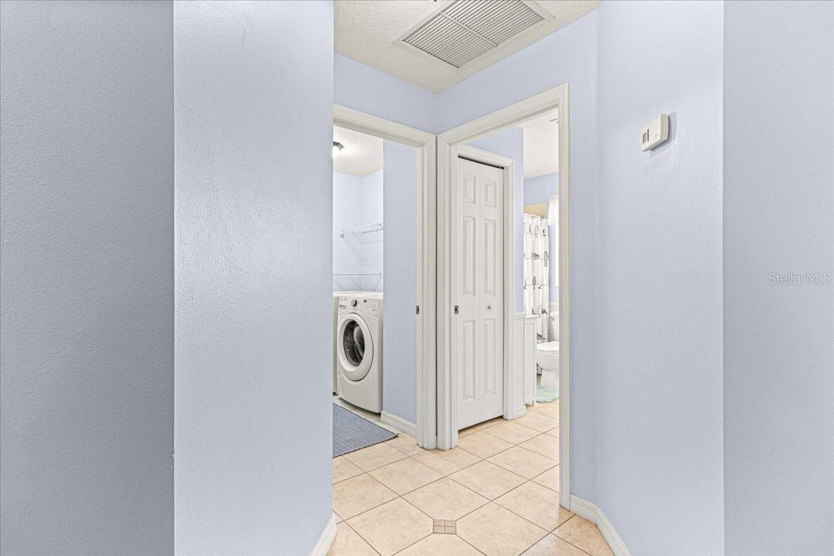 210 FOREST PARK LN, LADY LAKE, FL, 32159