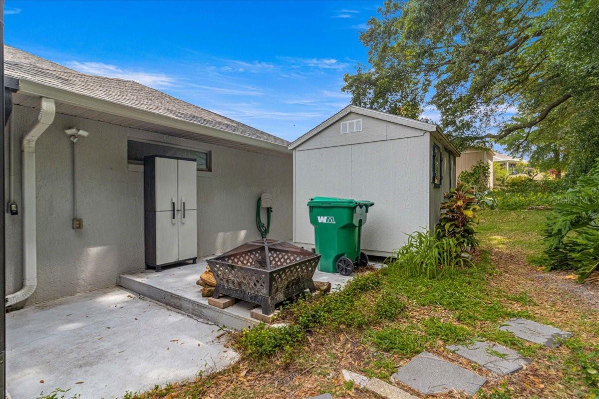 210 FOREST PARK LN, LADY LAKE, FL, 32159