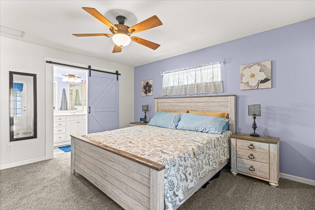 210 FOREST PARK LN, LADY LAKE, FL, 32159