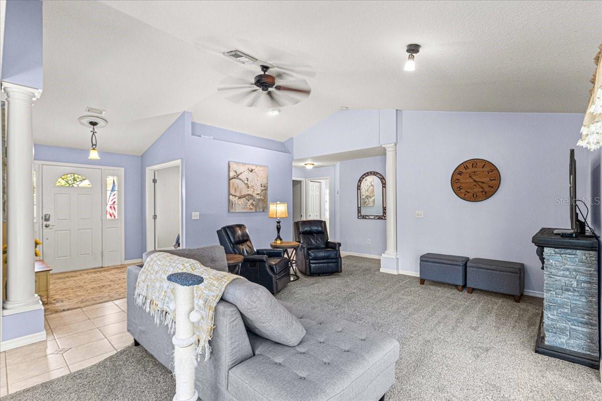 210 FOREST PARK LN, LADY LAKE, FL, 32159