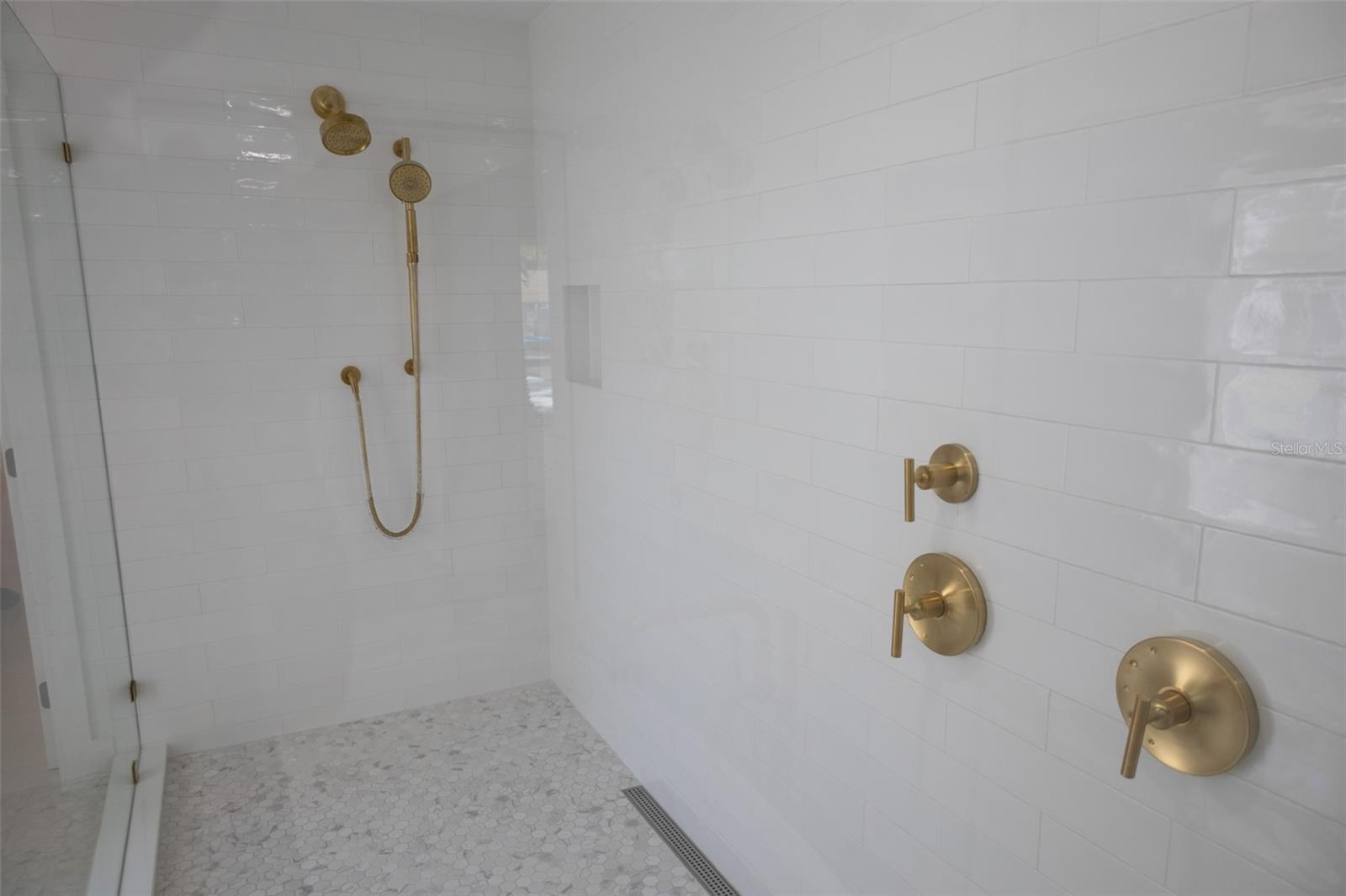 5001 TROYDALE RD, TAMPA, FL, 33615