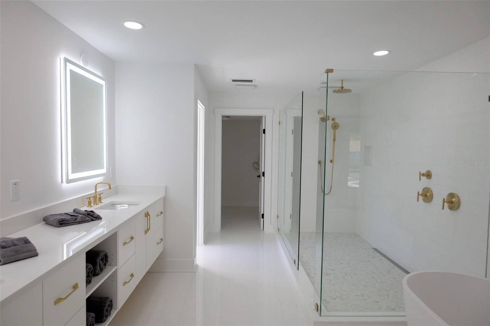 5001 TROYDALE RD, TAMPA, FL, 33615