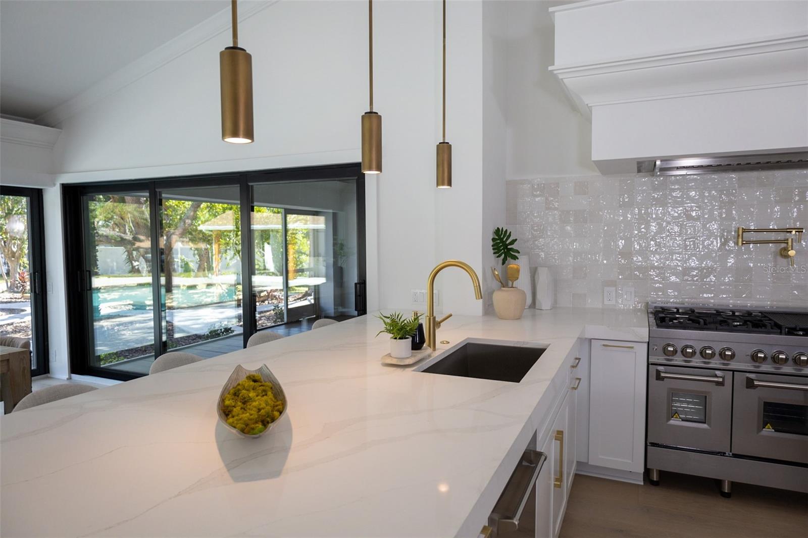 5001 TROYDALE RD, TAMPA, FL, 33615