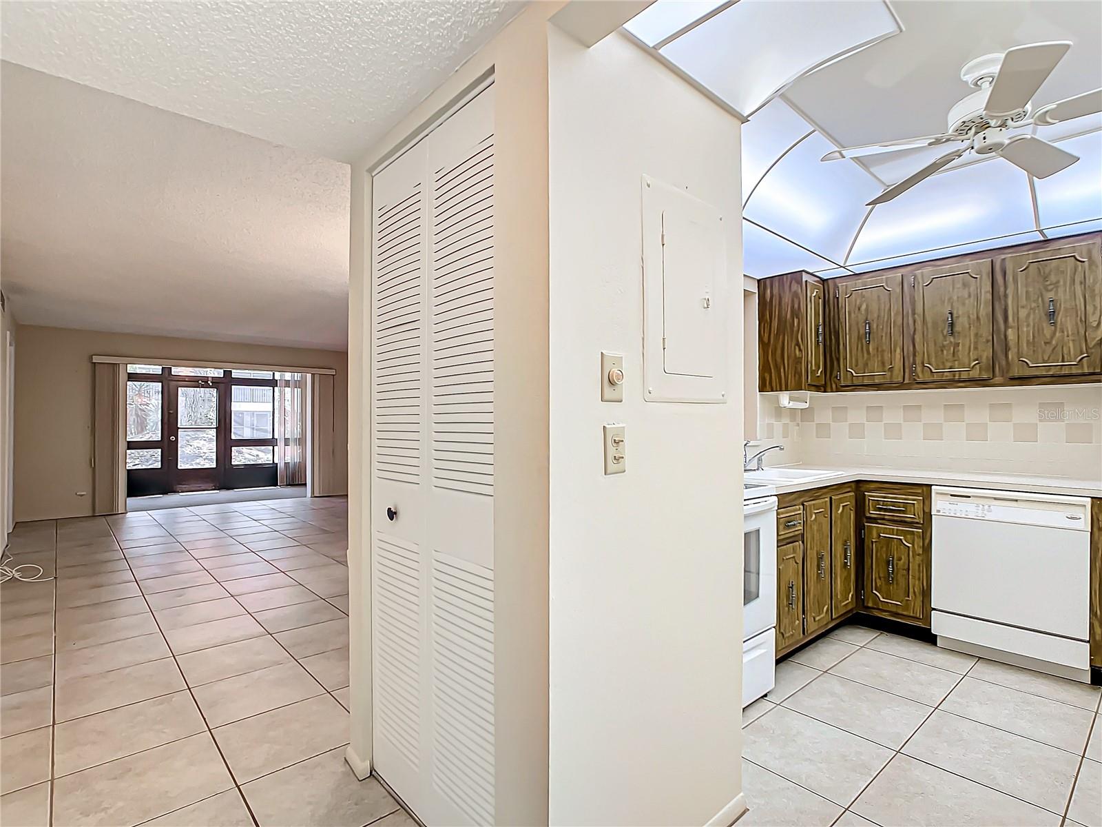 11485 OAKHURST RD #-107, LARGO, FL, 33774
