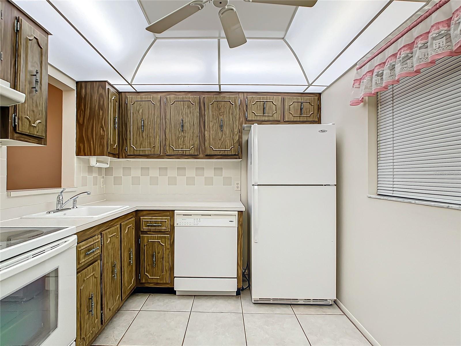11485 OAKHURST RD #-107, LARGO, FL, 33774