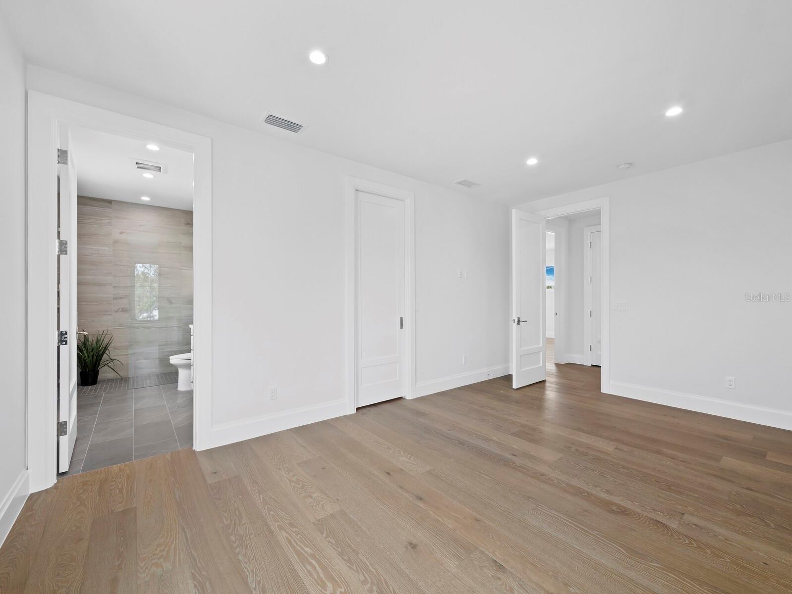 A4610537 Property Photo