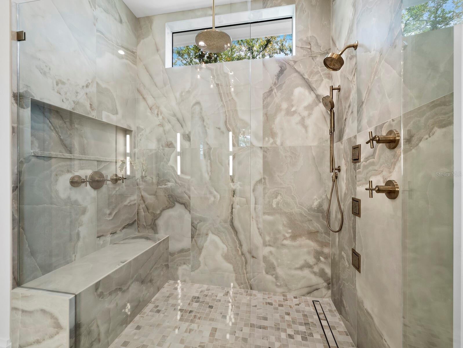 A4610537 Property Photo