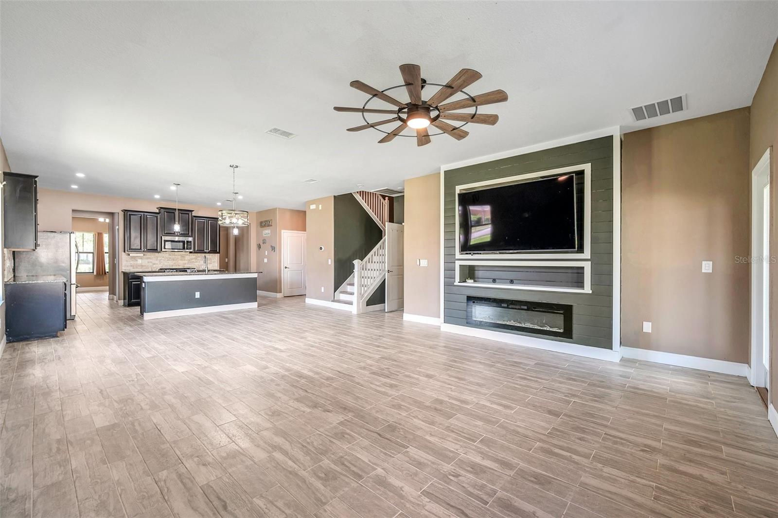 8235 BIRD WHISTLE LN, LAND O LAKES, FL, 34637