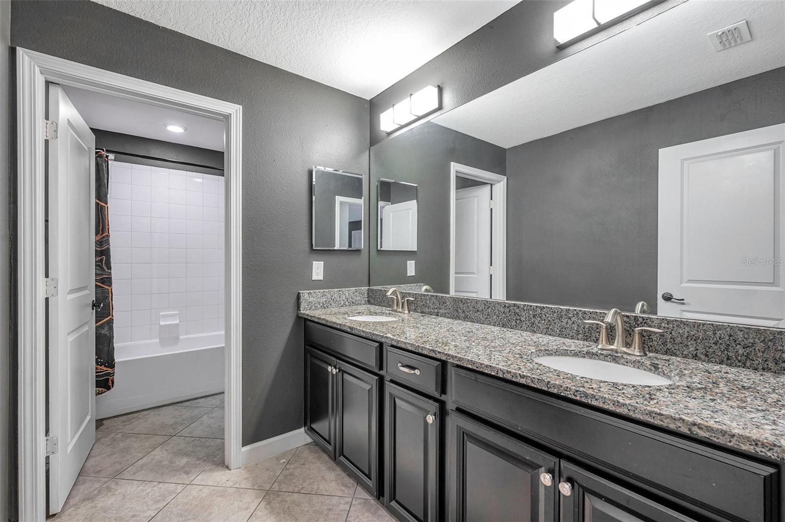 8235 BIRD WHISTLE LN, LAND O LAKES, FL, 34637