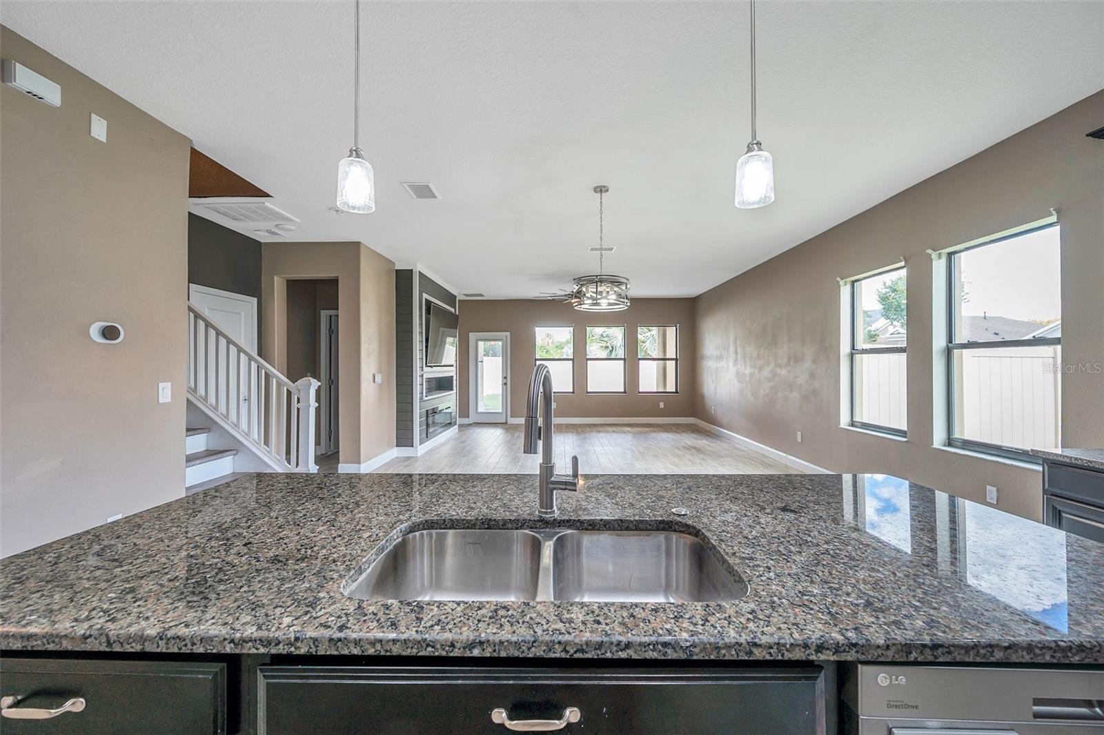 8235 BIRD WHISTLE LN, LAND O LAKES, FL, 34637