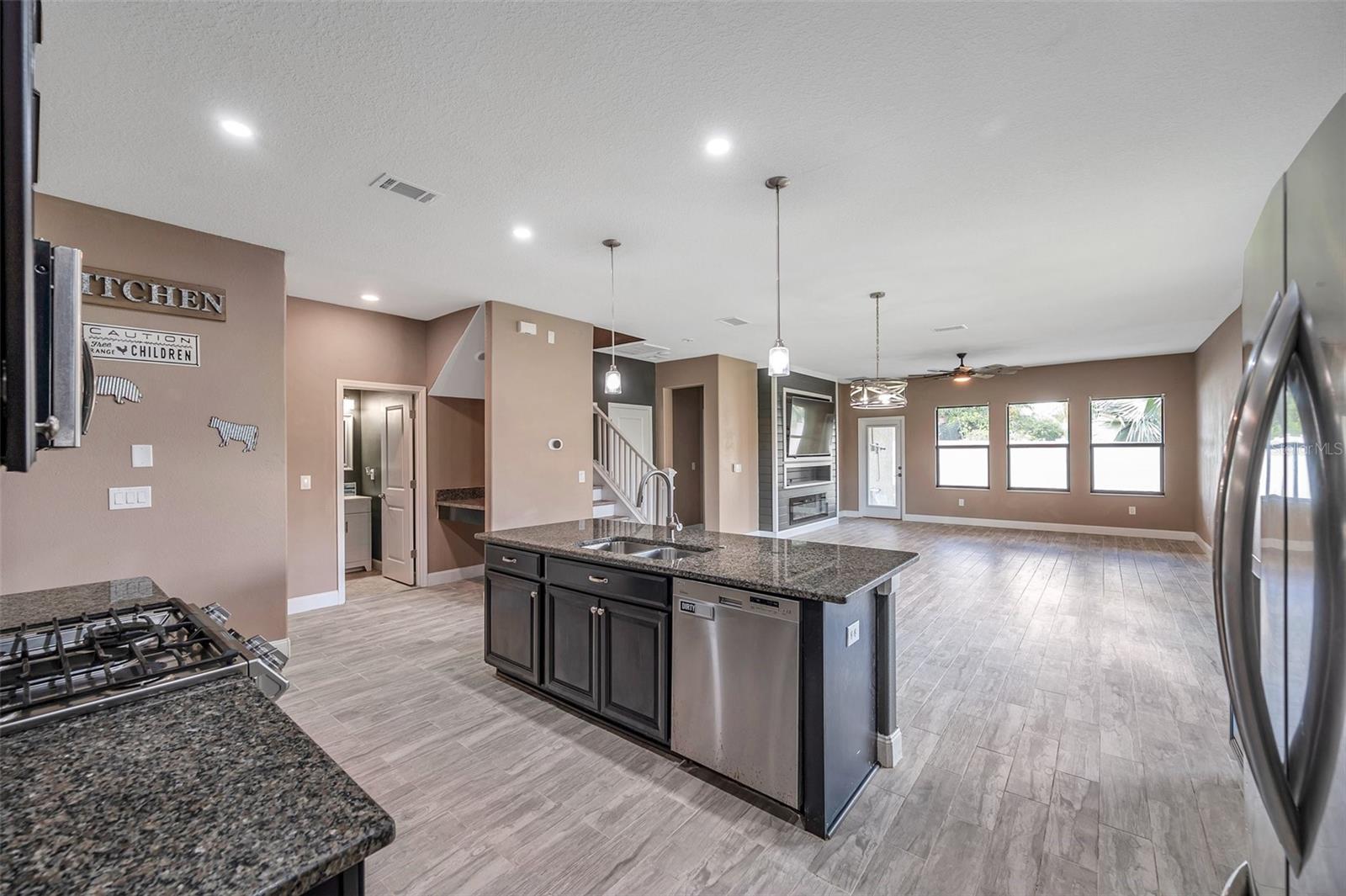 8235 BIRD WHISTLE LN, LAND O LAKES, FL, 34637