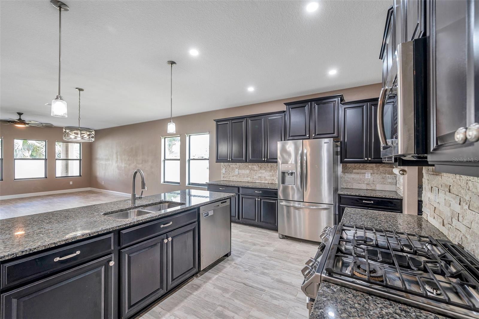 8235 BIRD WHISTLE LN, LAND O LAKES, FL, 34637