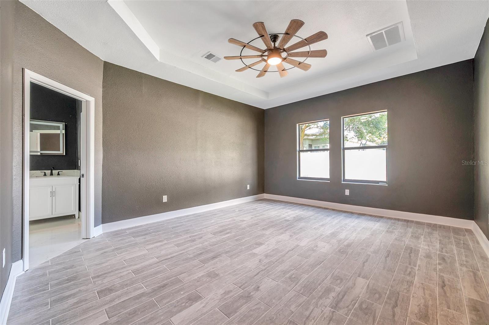 8235 BIRD WHISTLE LN, LAND O LAKES, FL, 34637
