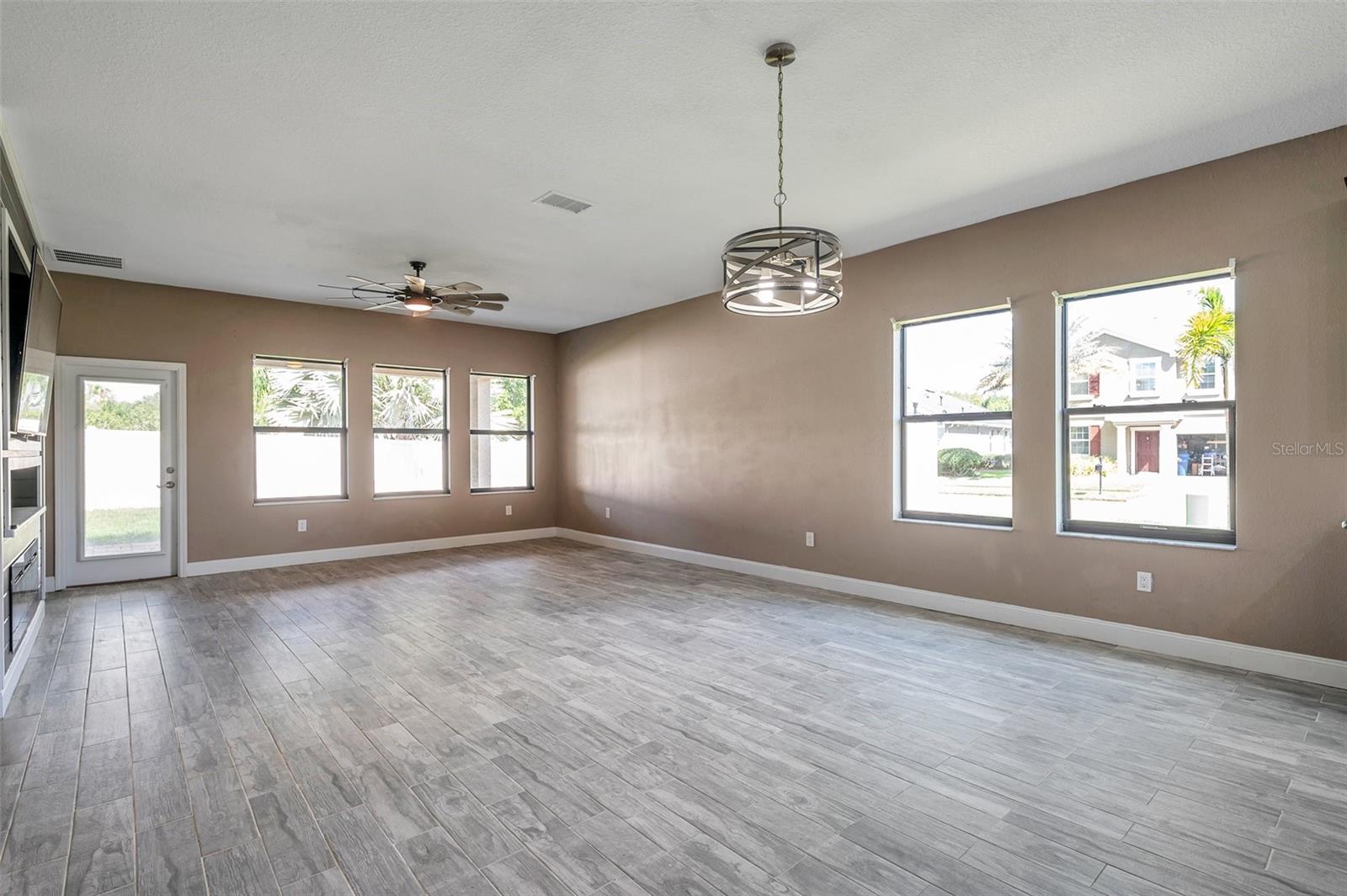 8235 BIRD WHISTLE LN, LAND O LAKES, FL, 34637