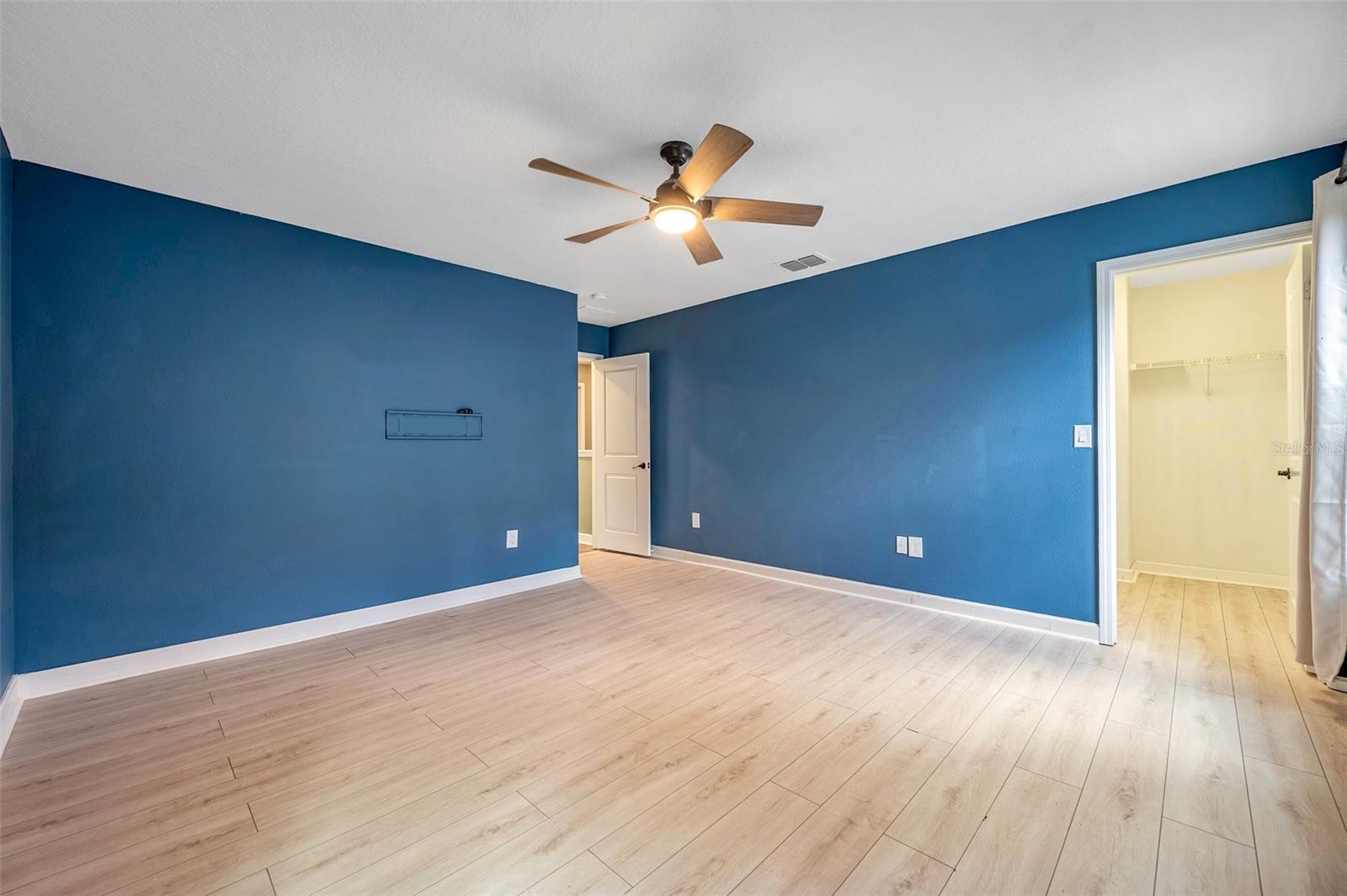 8235 BIRD WHISTLE LN, LAND O LAKES, FL, 34637