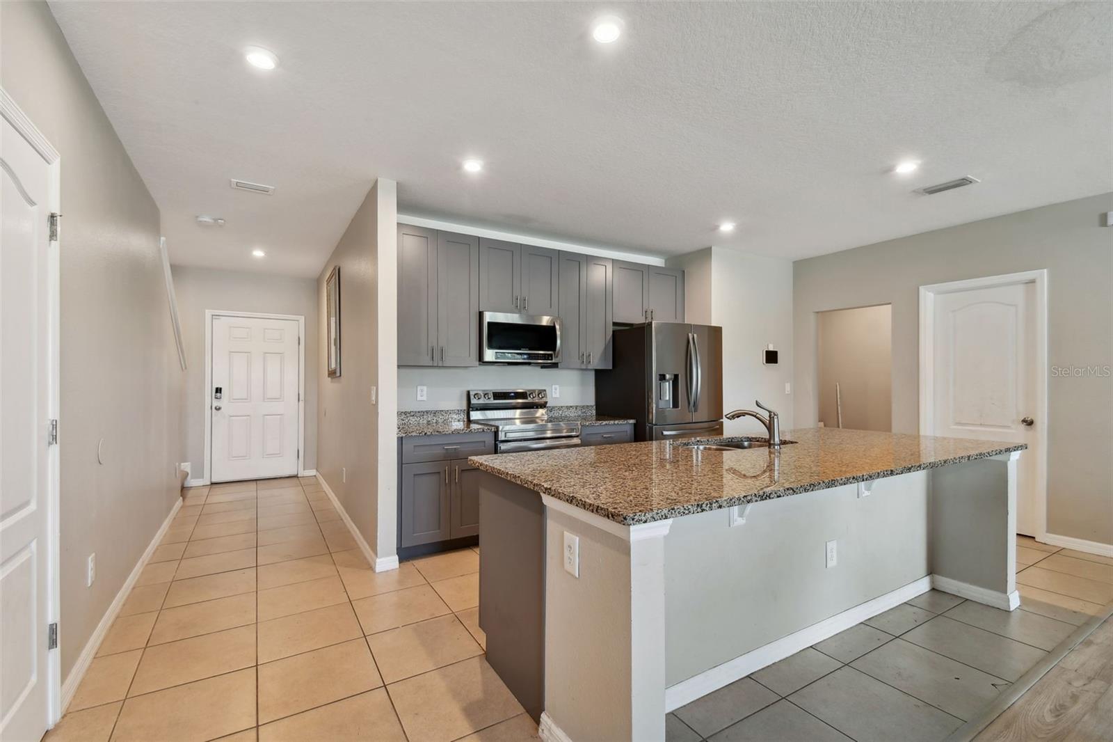 10460 HAWKS LANDING DR, LAND O LAKES, FL, 34638