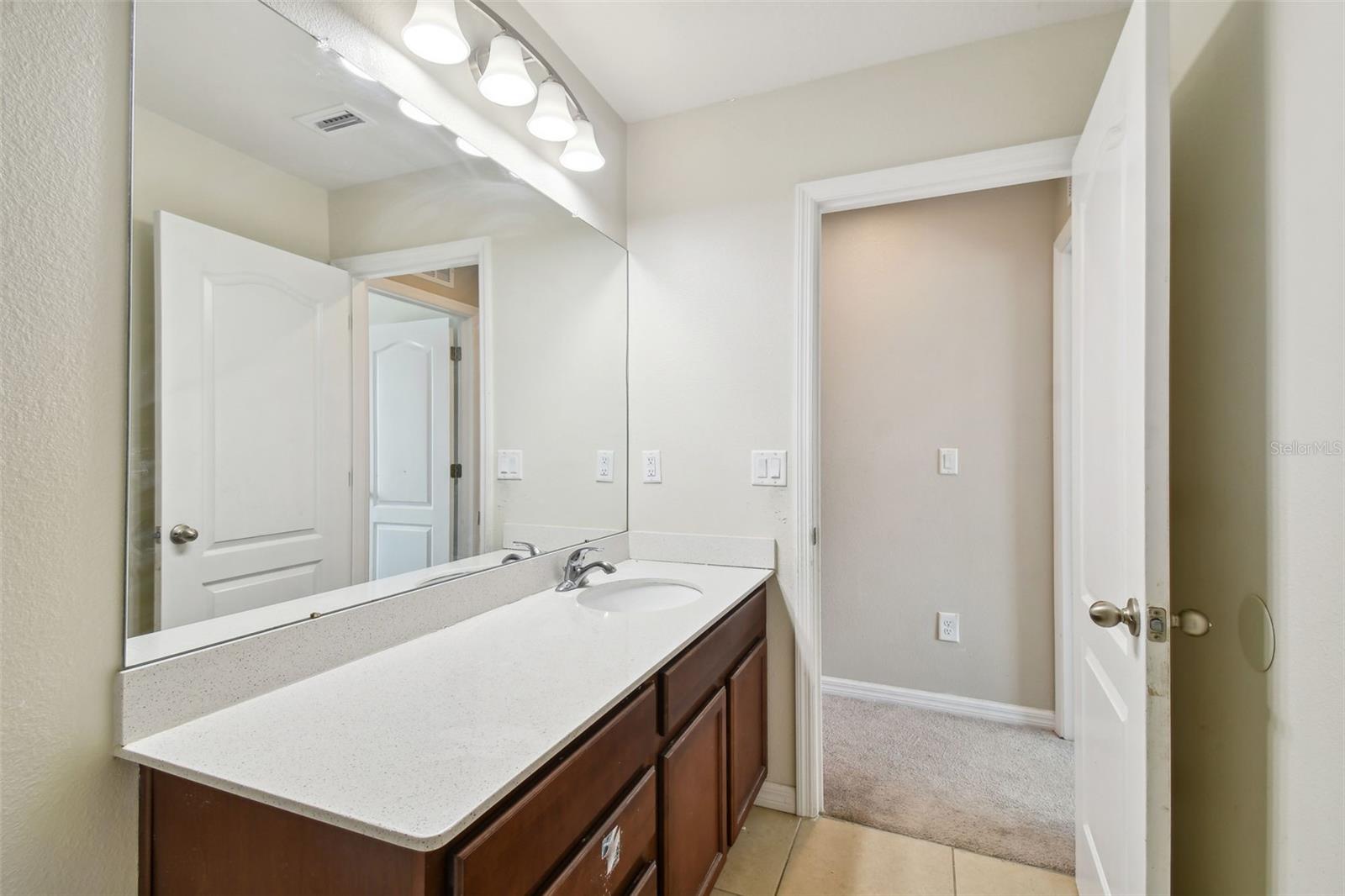 10460 HAWKS LANDING DR, LAND O LAKES, FL, 34638