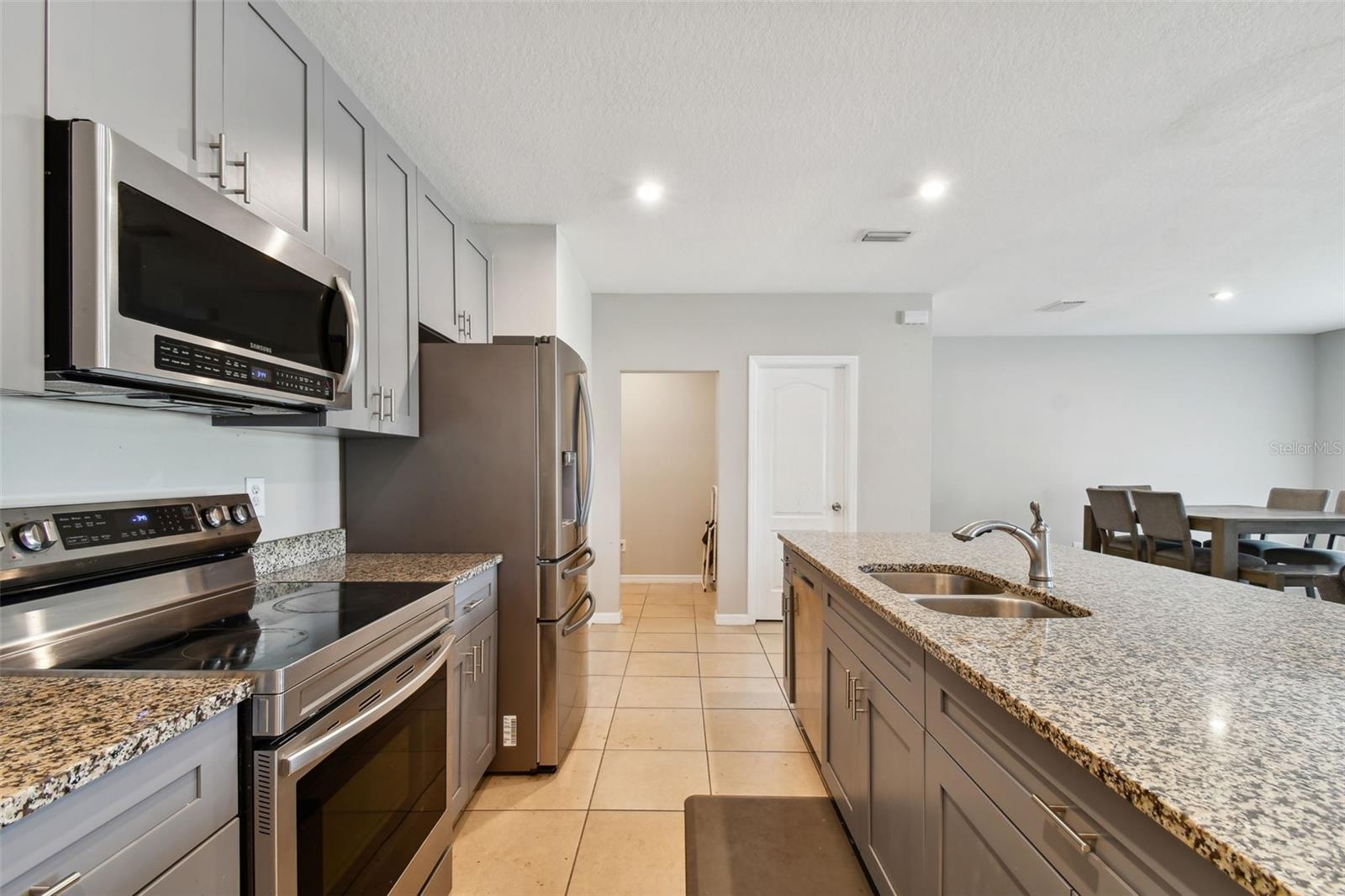 10460 HAWKS LANDING DR, LAND O LAKES, FL, 34638