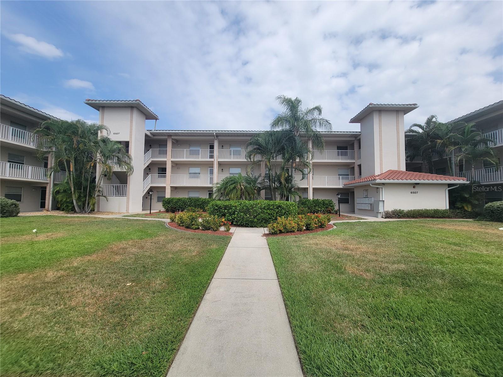 6507 STONE RIVER RD #302, BRADENTON, FL, 34203