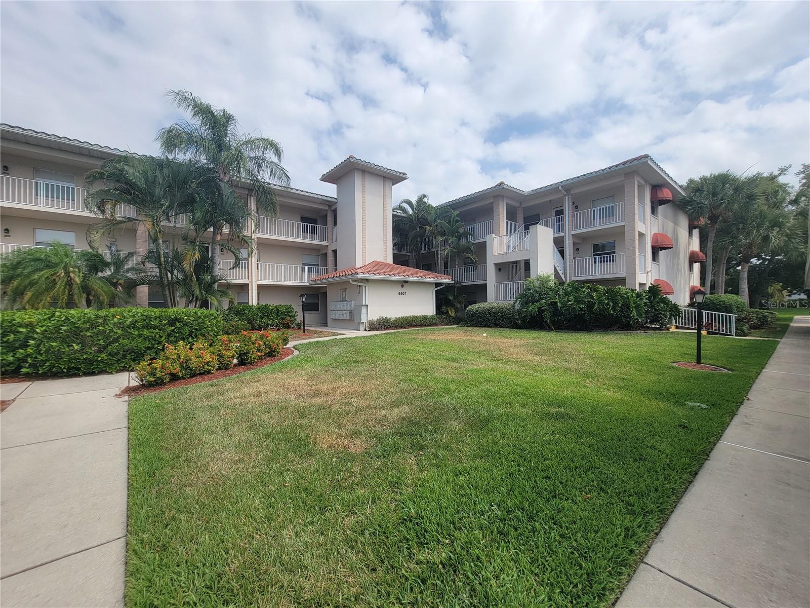 6507 STONE RIVER RD #302, BRADENTON, FL, 34203