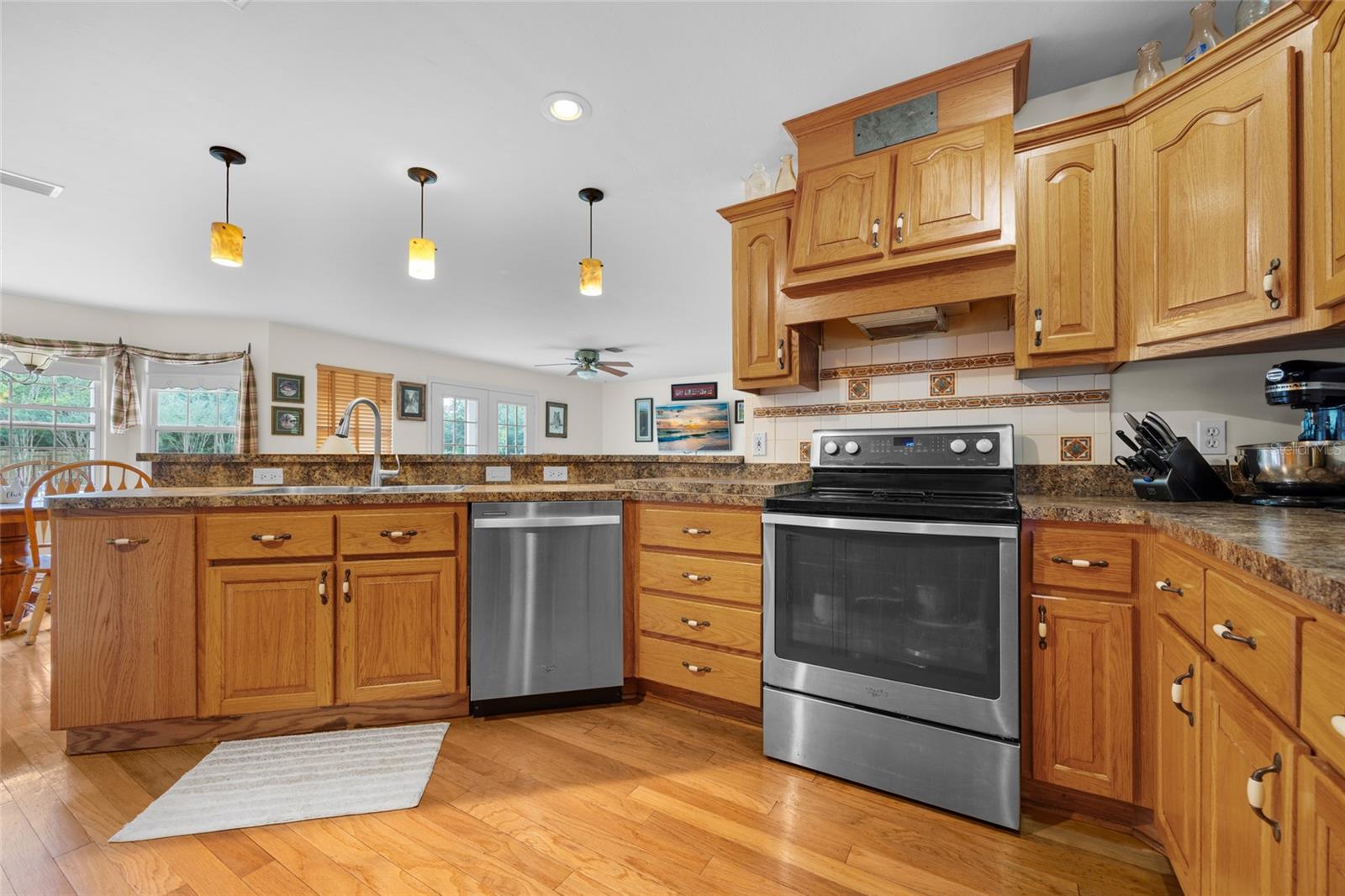 411 SW THORNE LN, FORT WHITE, FL, 32038