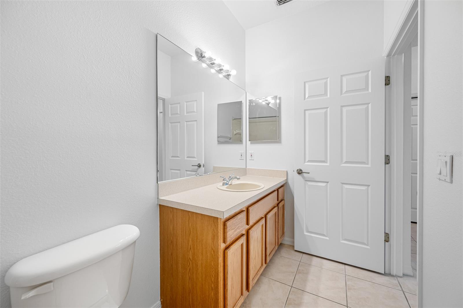 10255 DEVONSHIRE LAKE DR, TAMPA, FL, 33647