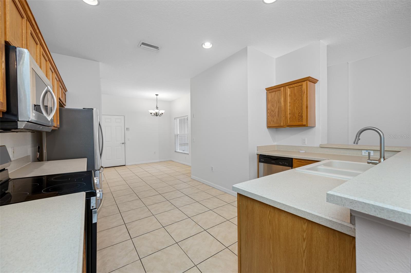 10255 DEVONSHIRE LAKE DR, TAMPA, FL, 33647