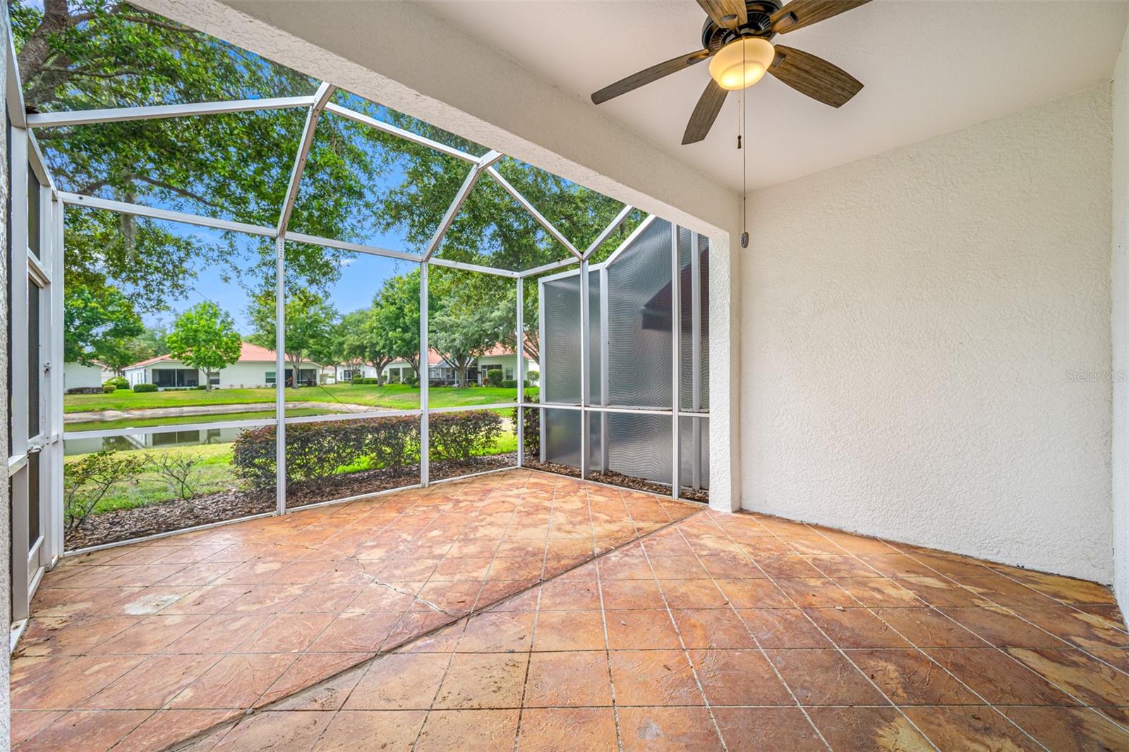 10255 DEVONSHIRE LAKE DR, TAMPA, FL, 33647