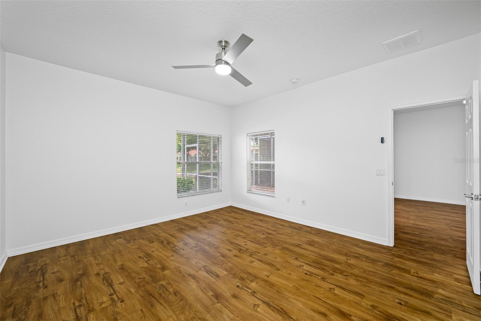 10255 DEVONSHIRE LAKE DR, TAMPA, FL, 33647