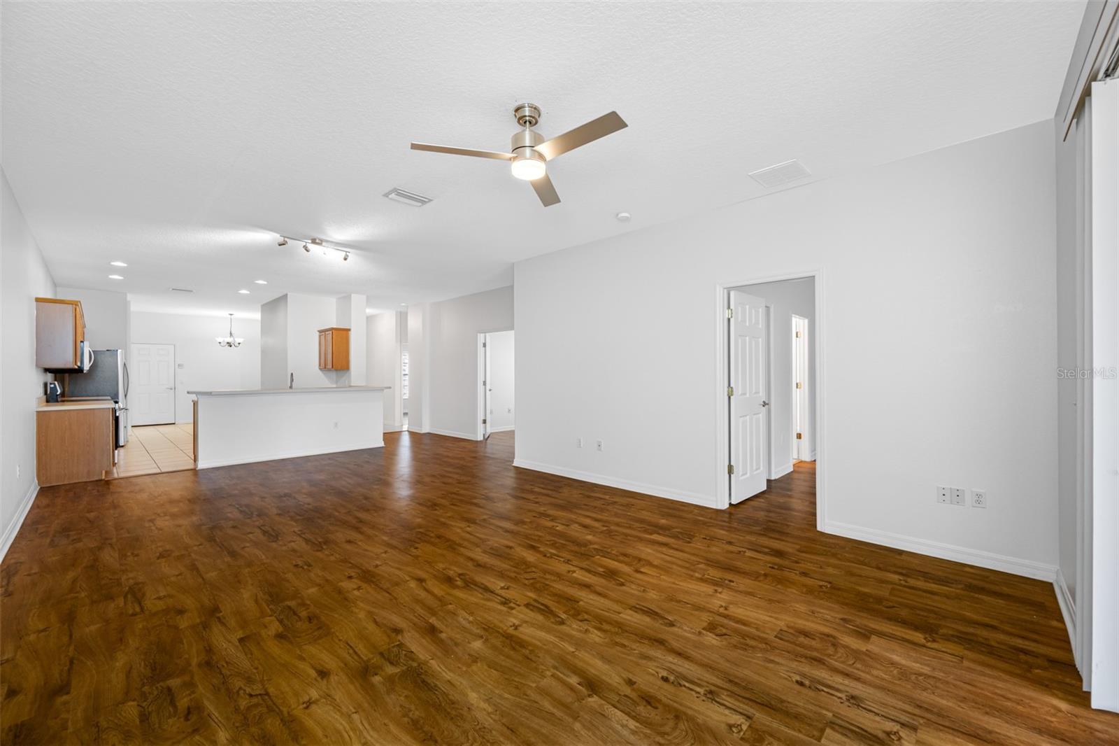 10255 DEVONSHIRE LAKE DR, TAMPA, FL, 33647