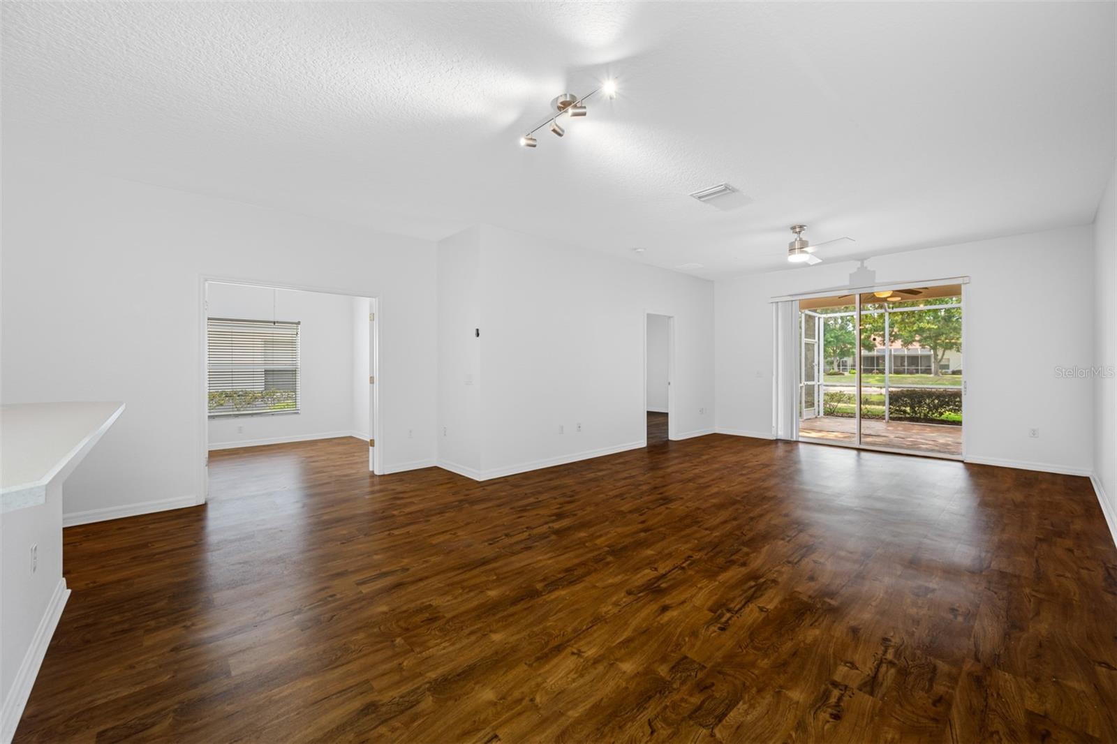 10255 DEVONSHIRE LAKE DR, TAMPA, FL, 33647