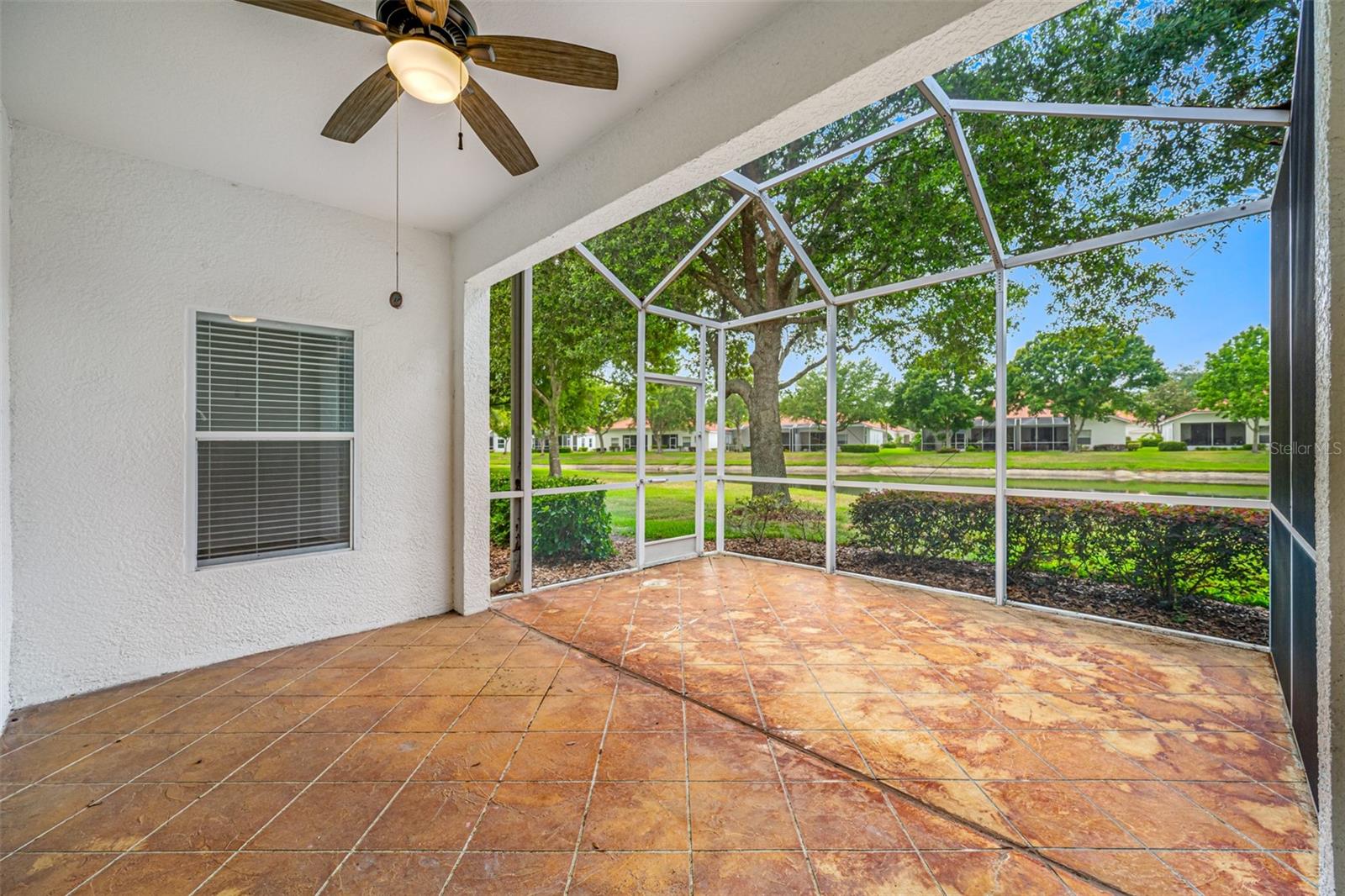 10255 DEVONSHIRE LAKE DR, TAMPA, FL, 33647