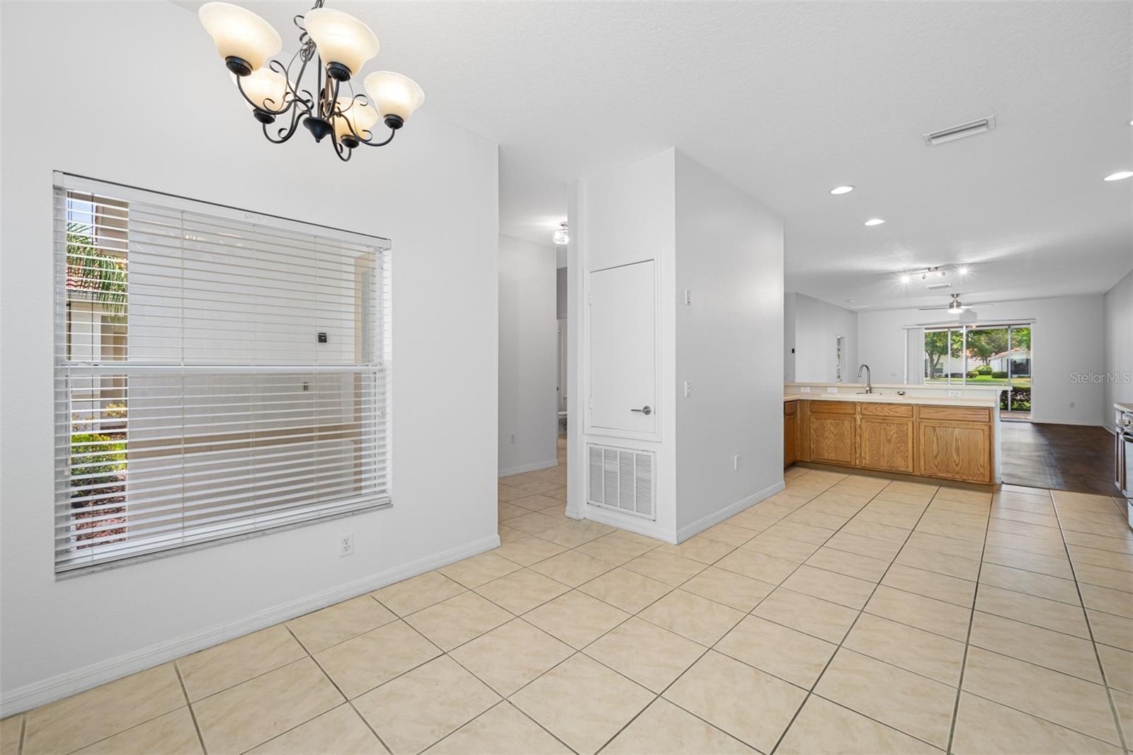 10255 DEVONSHIRE LAKE DR, TAMPA, FL, 33647