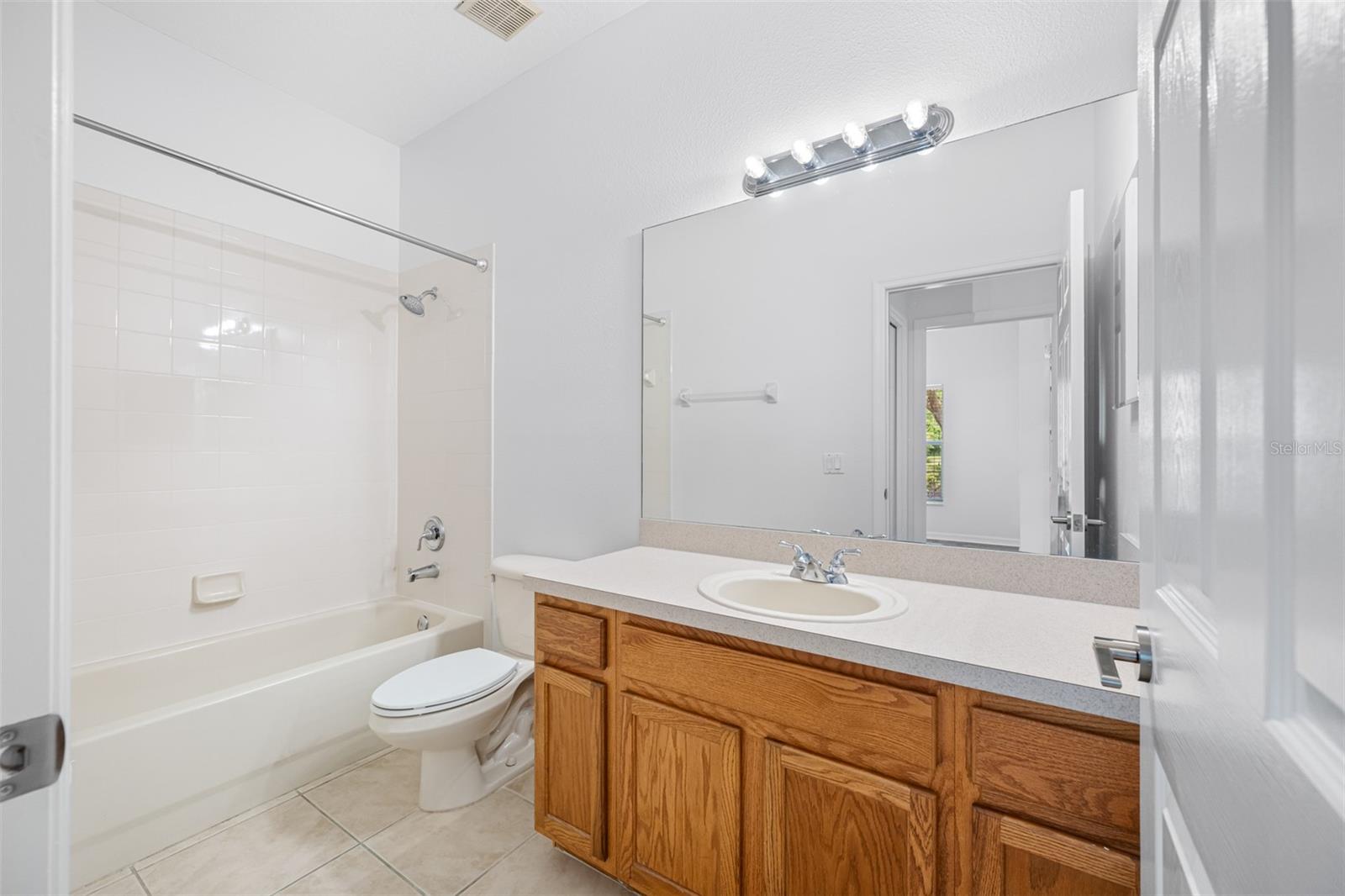 10255 DEVONSHIRE LAKE DR, TAMPA, FL, 33647