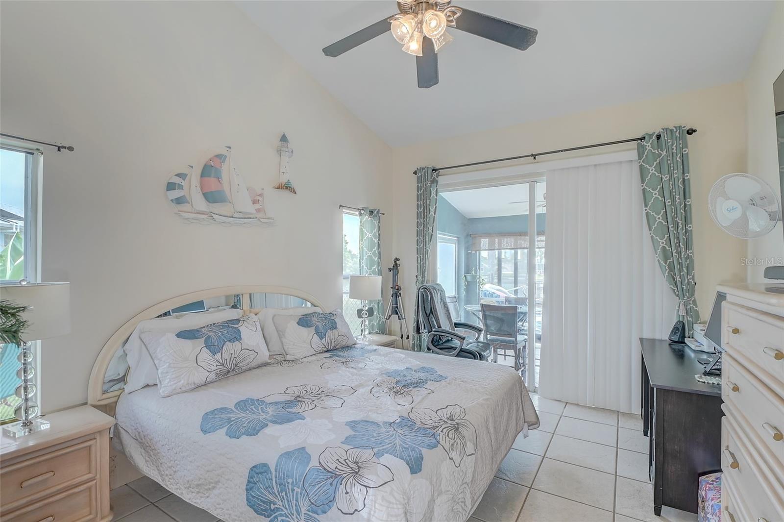 1005 SW 1ST PL, CAPE CORAL, FL, 33991