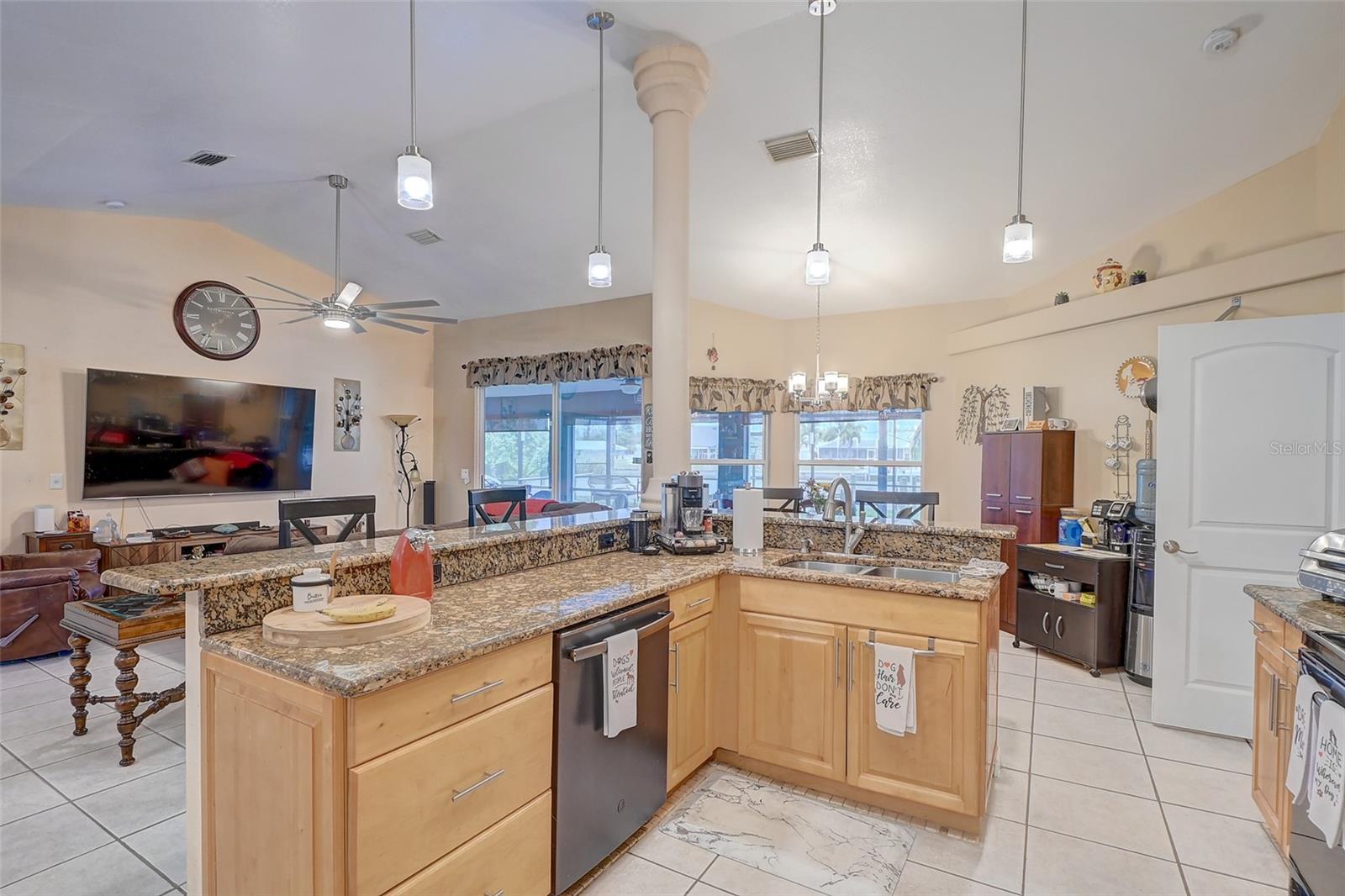 1005 SW 1ST PL, CAPE CORAL, FL, 33991